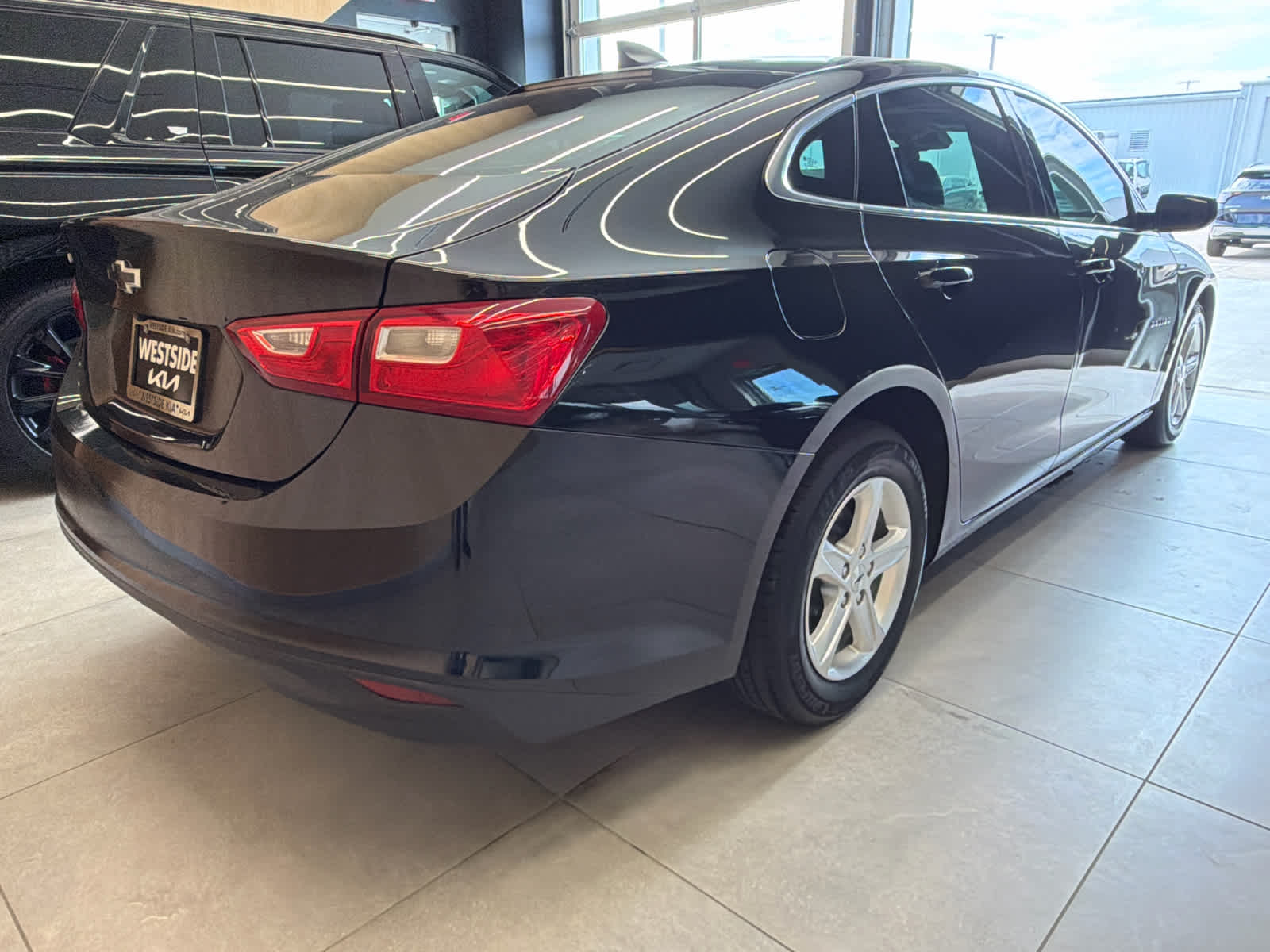 2023 Chevrolet Malibu photo 4 of 27