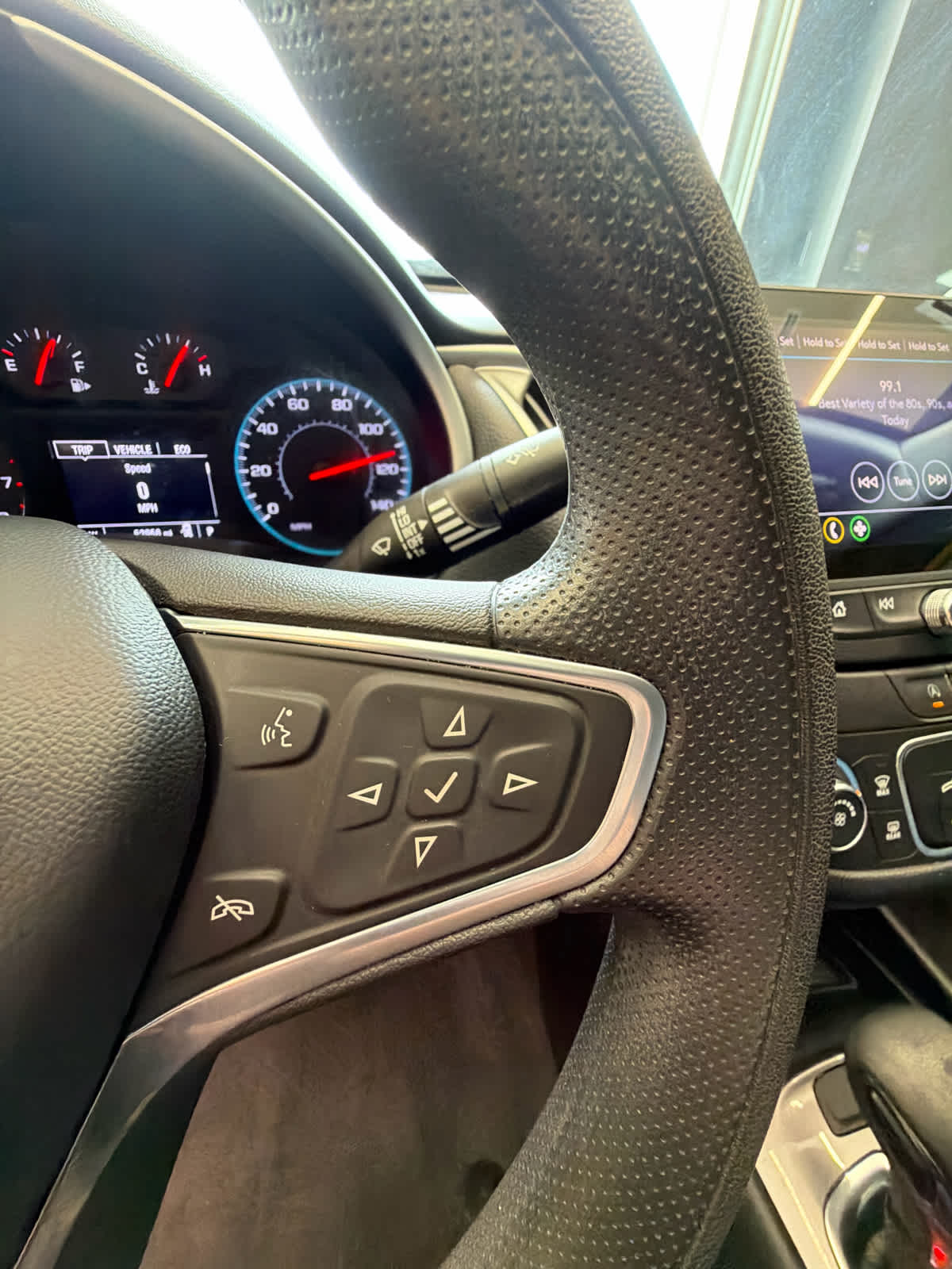 2023 Chevrolet Malibu photo 17 of 27