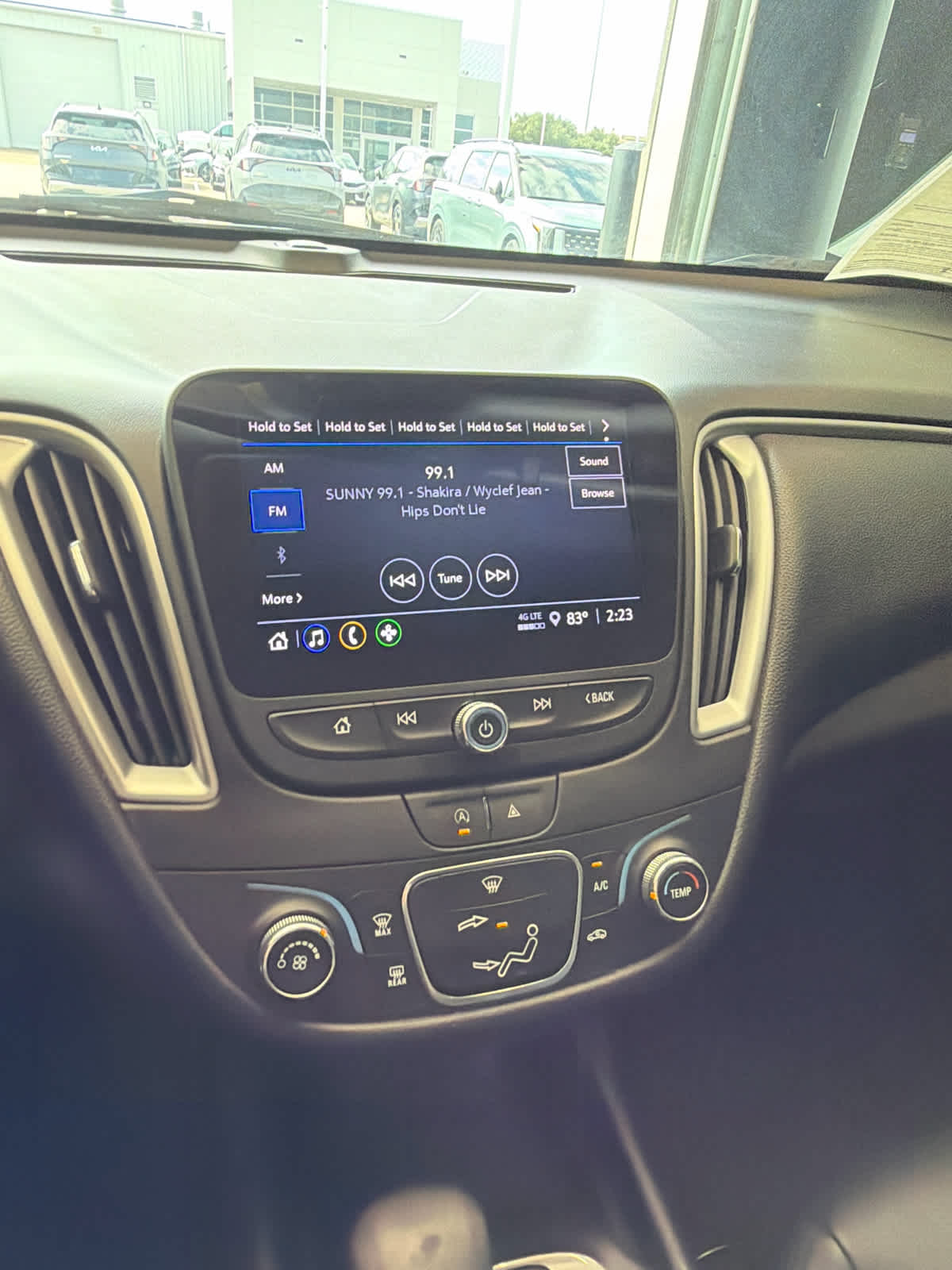 2023 Chevrolet Malibu photo 21 of 27