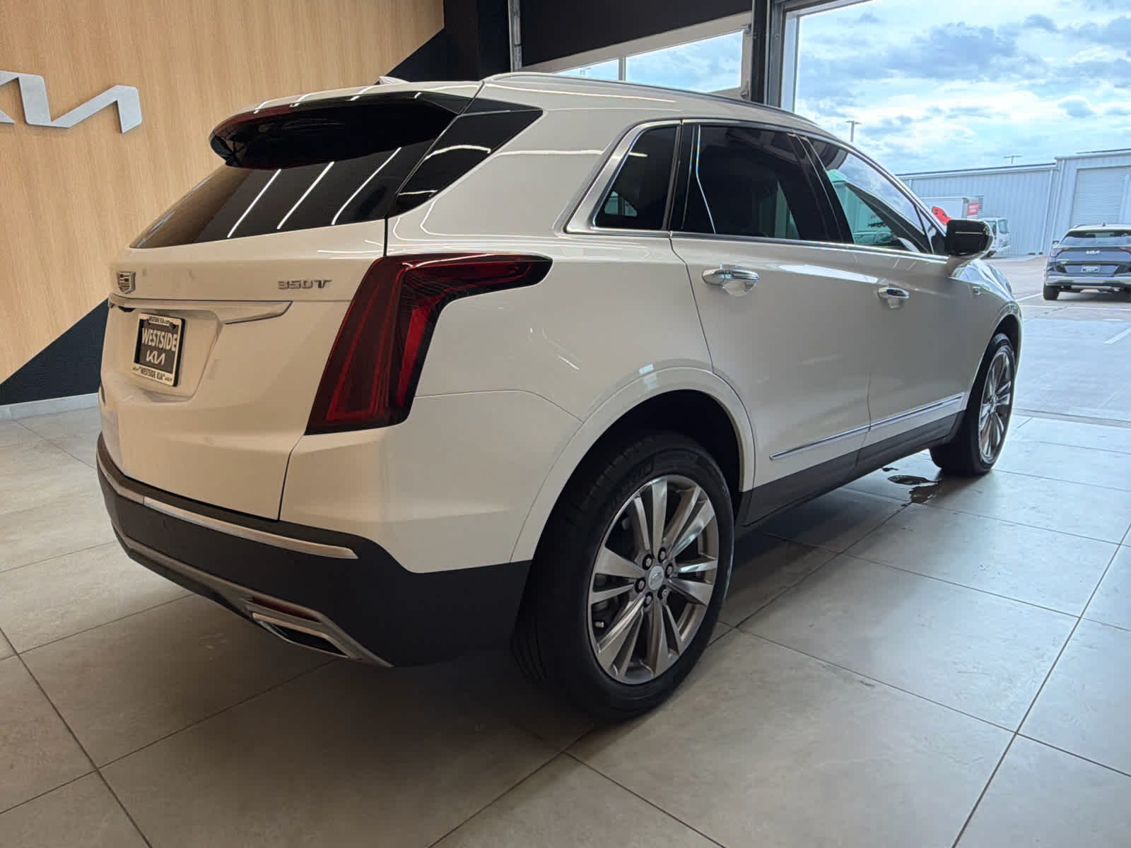 2024 Cadillac XT5 FWD Premium Luxury Crystal White Tricoat at Texan GMC Buick