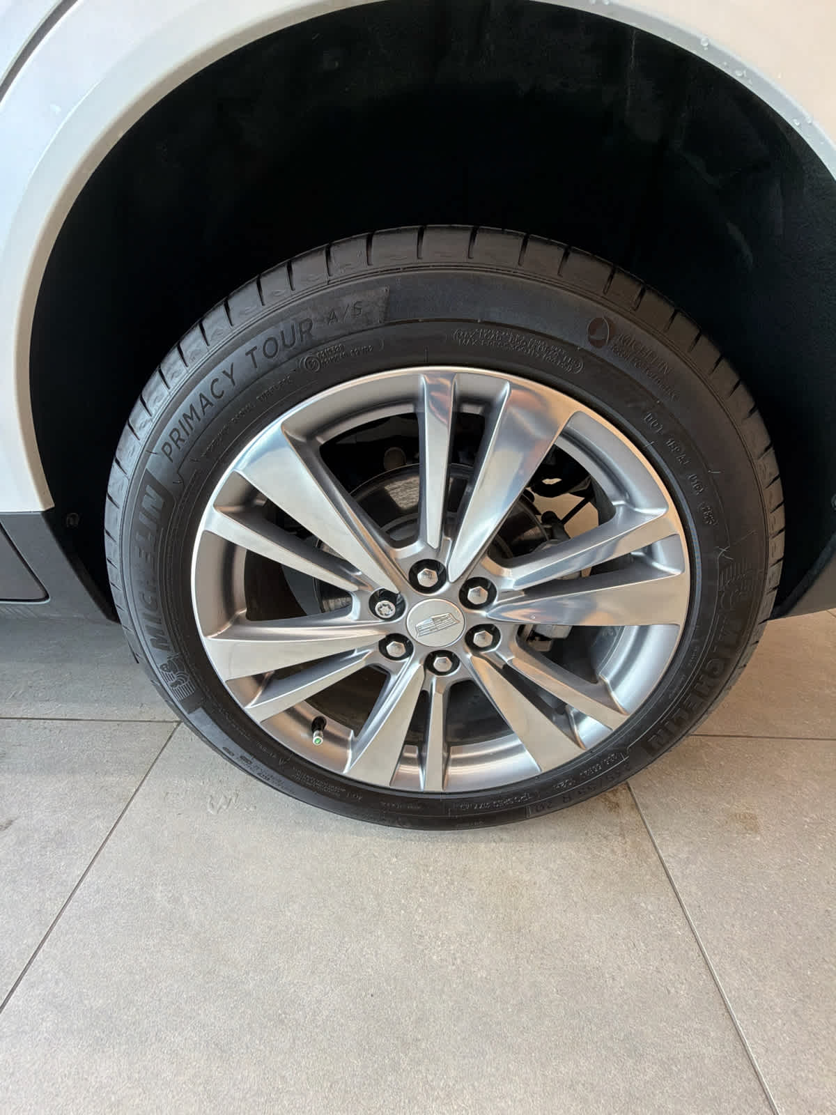 2024 Cadillac XT5 FWD Premium Luxury Crystal White Tricoat at Texan GMC Buick