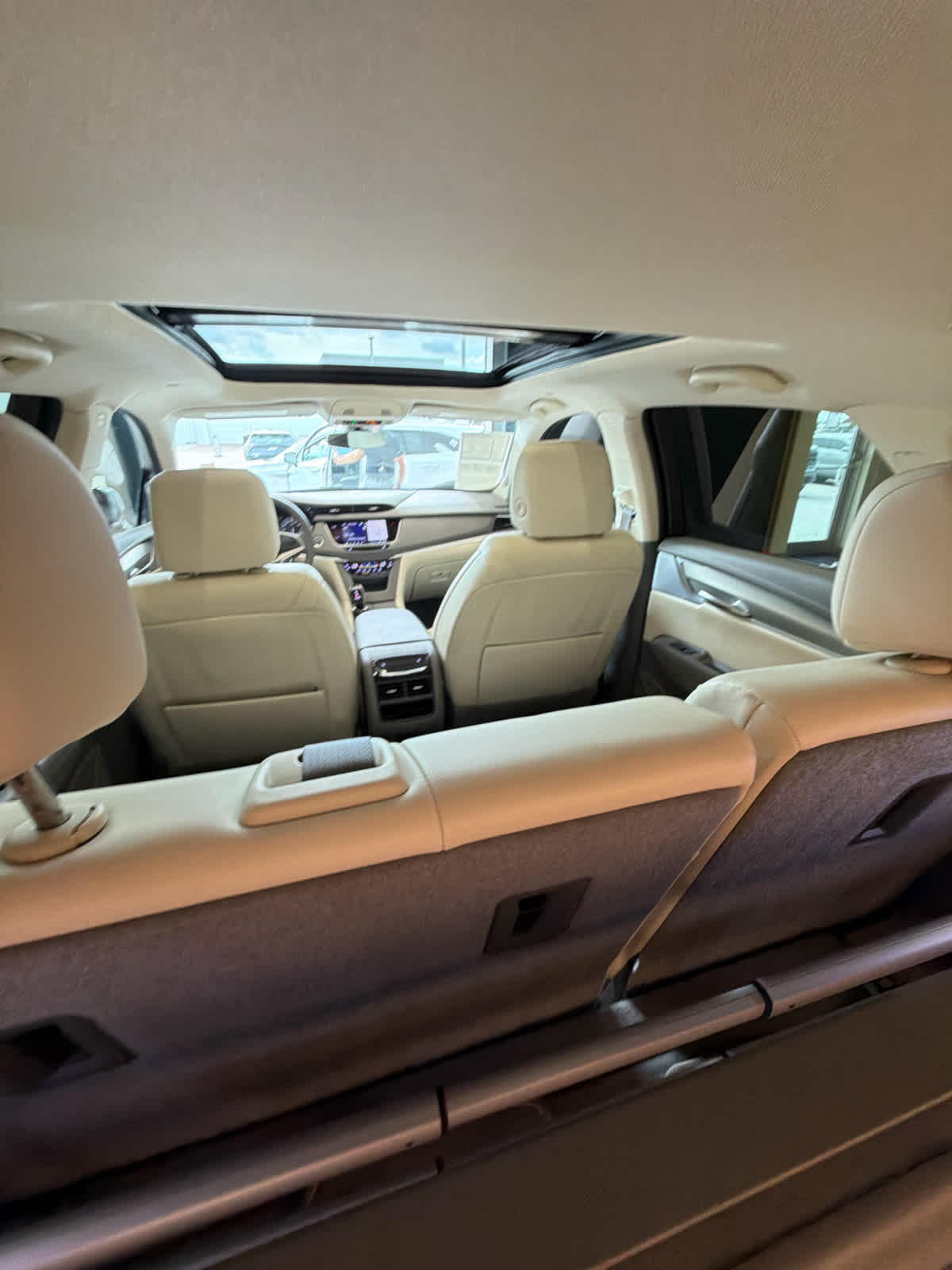 2024 Cadillac XT5 FWD Premium Luxury Crystal White Tricoat at Texan GMC Buick