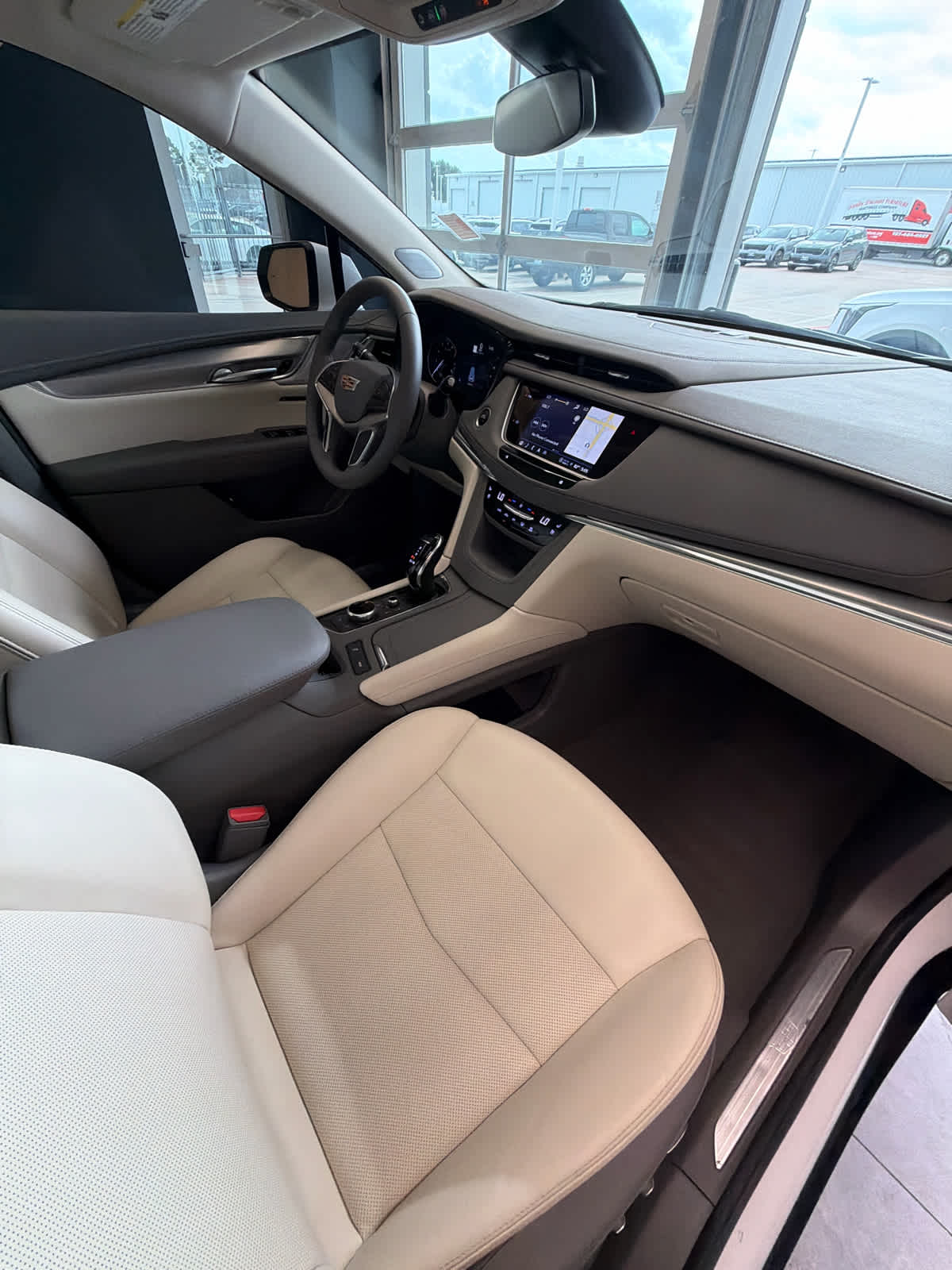 2024 Cadillac XT5 FWD Premium Luxury Crystal White Tricoat at Texan GMC Buick
