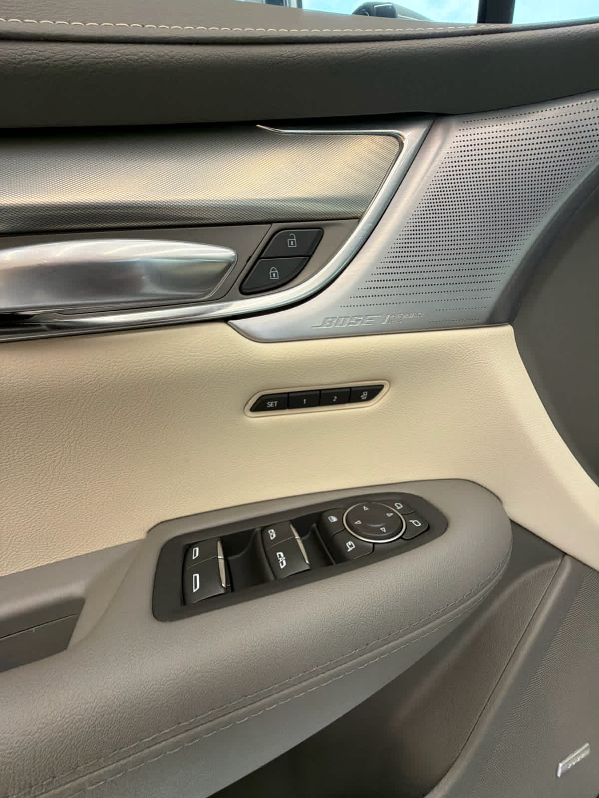 2024 Cadillac XT5 FWD Premium Luxury Crystal White Tricoat at Texan GMC Buick