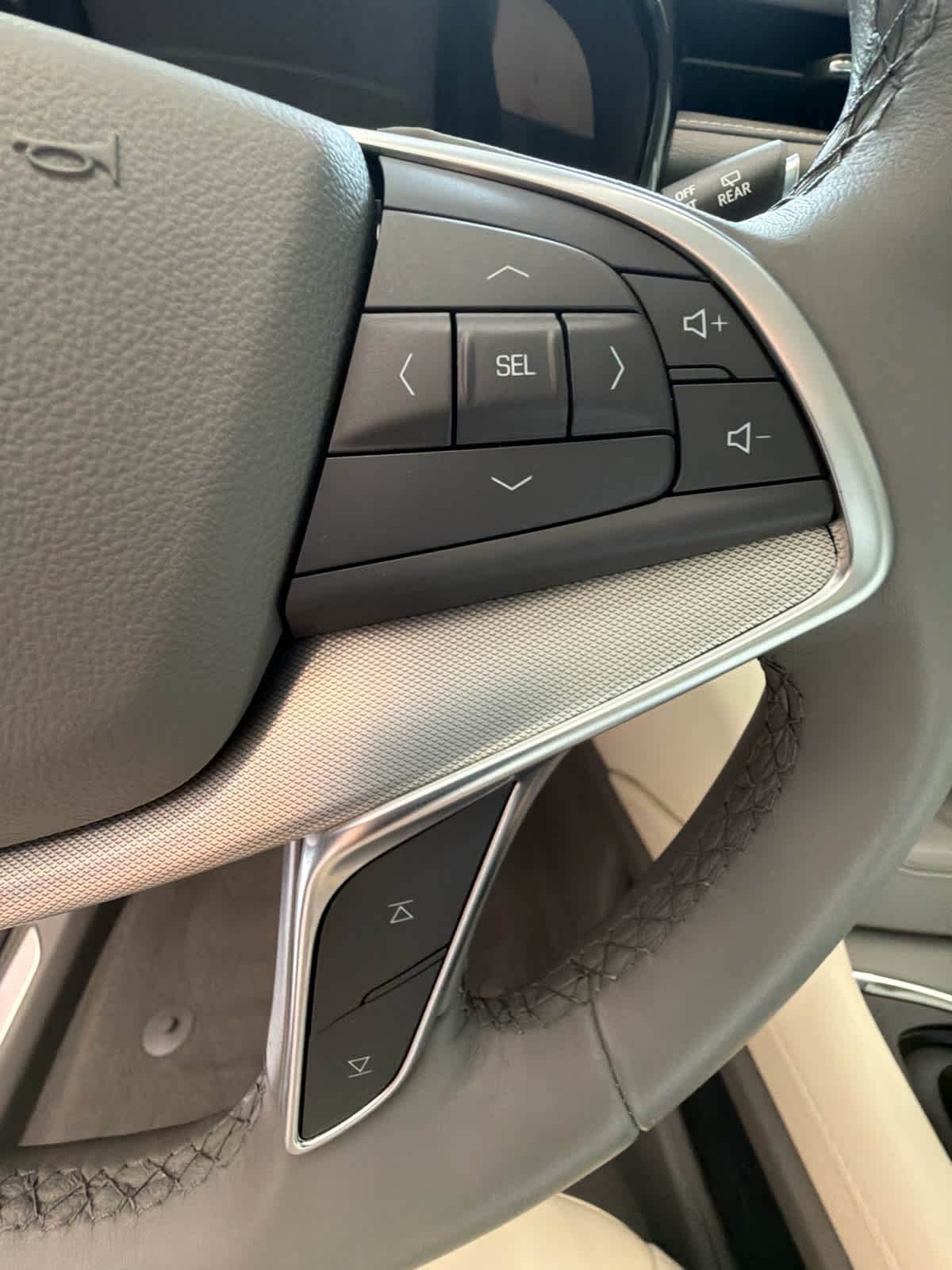 2024 Cadillac XT5 FWD Premium Luxury Crystal White Tricoat at Texan GMC Buick