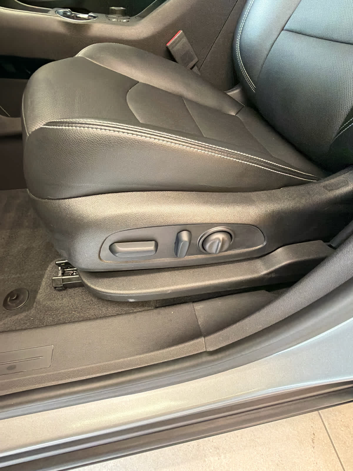 2024 GMC Terrain SLT Sterling Metallic at Tomball Ford