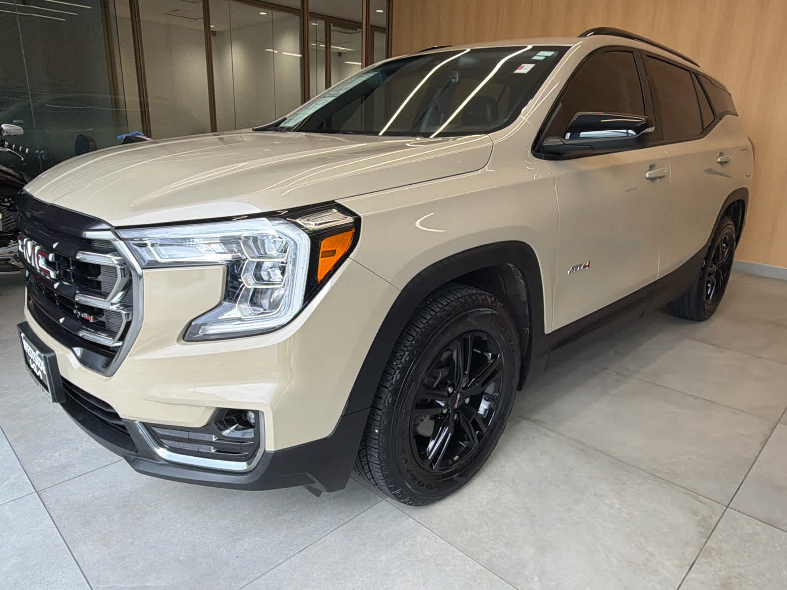 2023 GMC Terrain photo 2 of 37