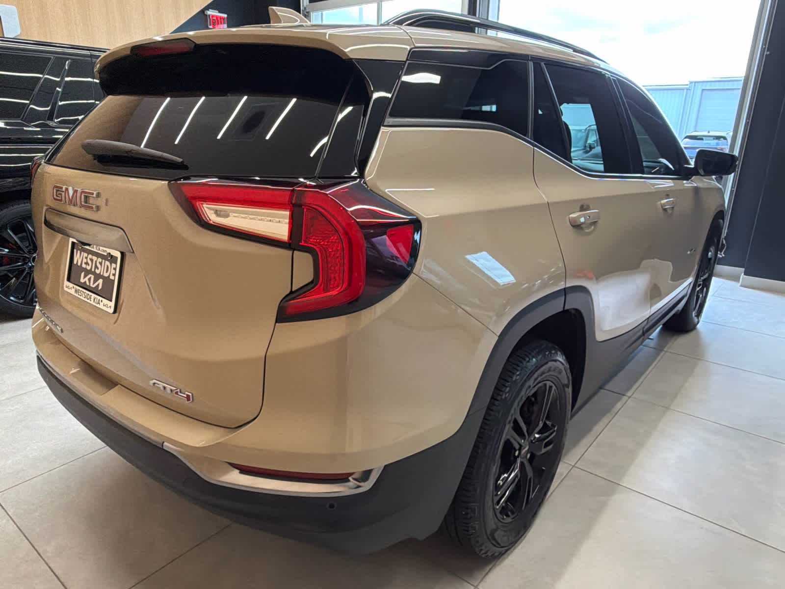 2023 GMC Terrain photo 4 of 37