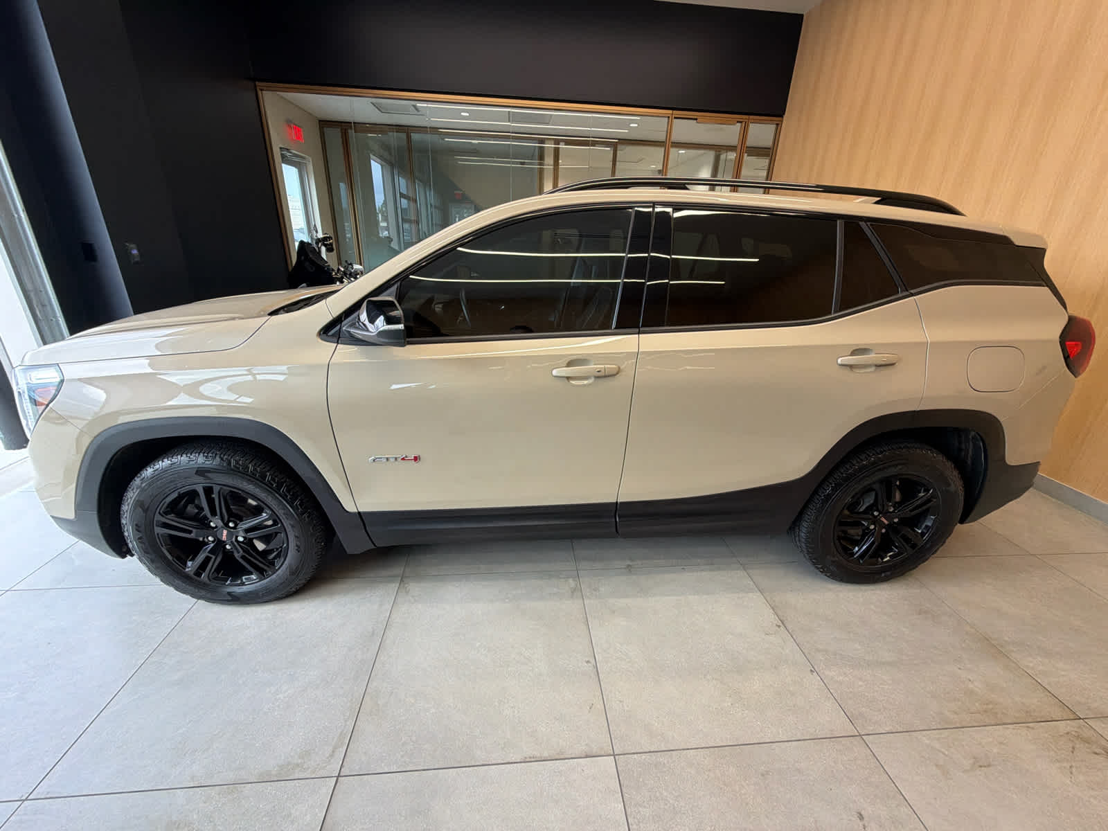 2023 GMC Terrain photo 7 of 37