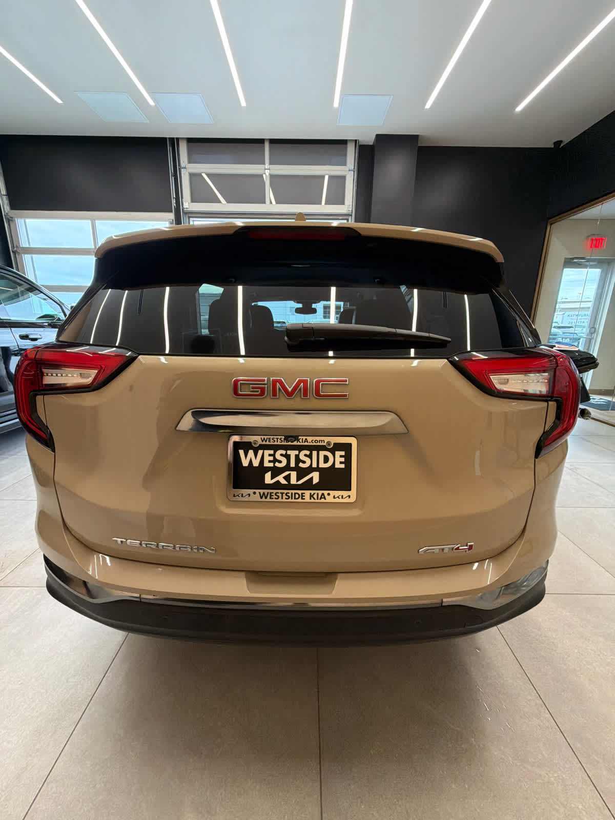 2023 GMC Terrain photo 8 of 37