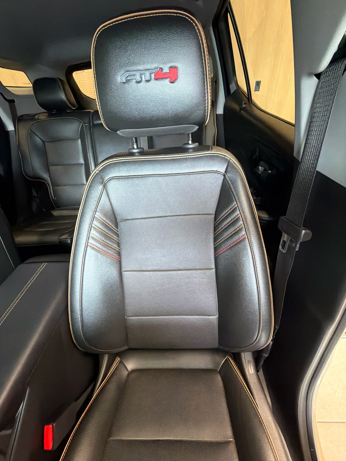 2023 GMC Terrain photo 17 of 37