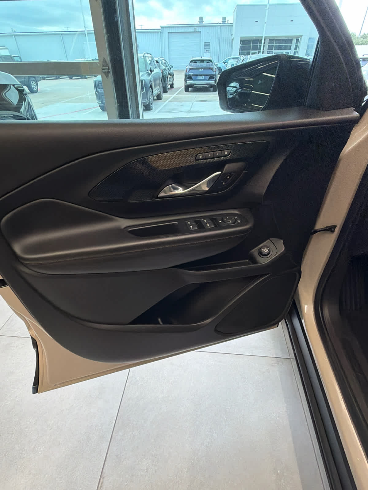 2023 GMC Terrain photo 15 of 37