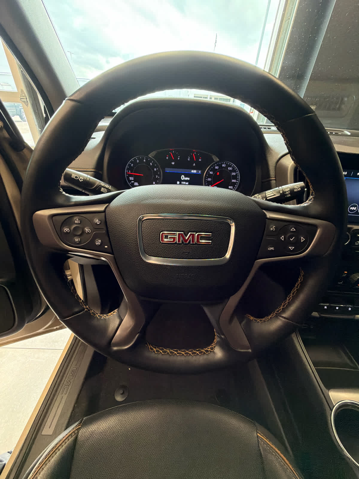 2023 GMC Terrain photo 18 of 37