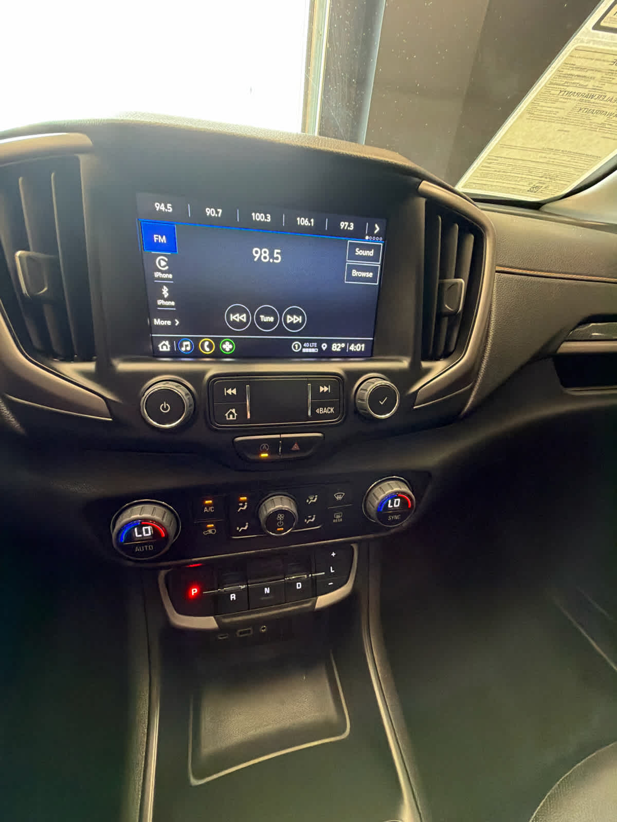 2023 GMC Terrain photo 25 of 37