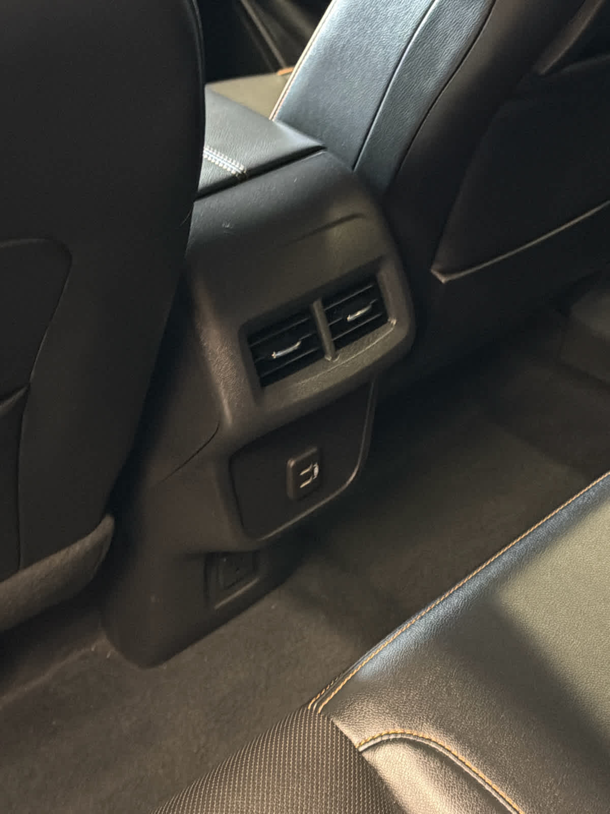 2023 GMC Terrain photo 29 of 37