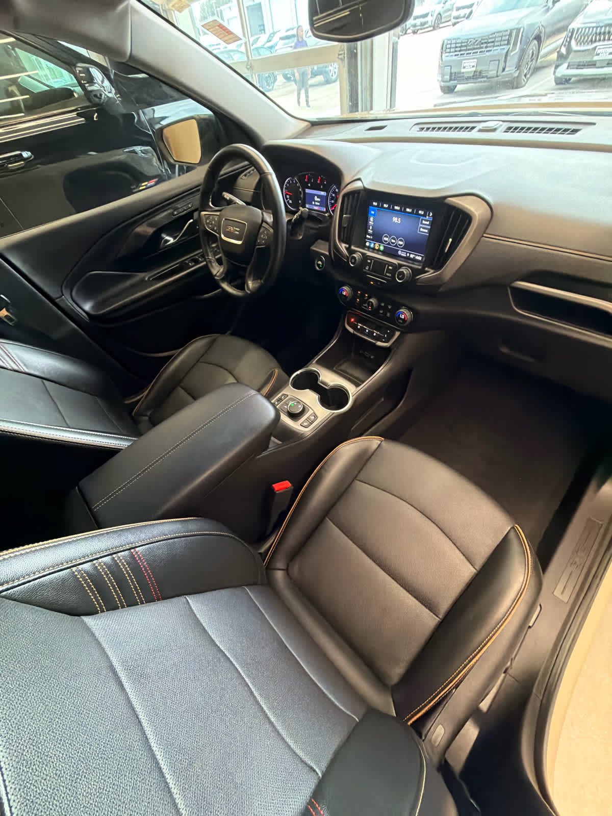 2023 GMC Terrain photo 34 of 37
