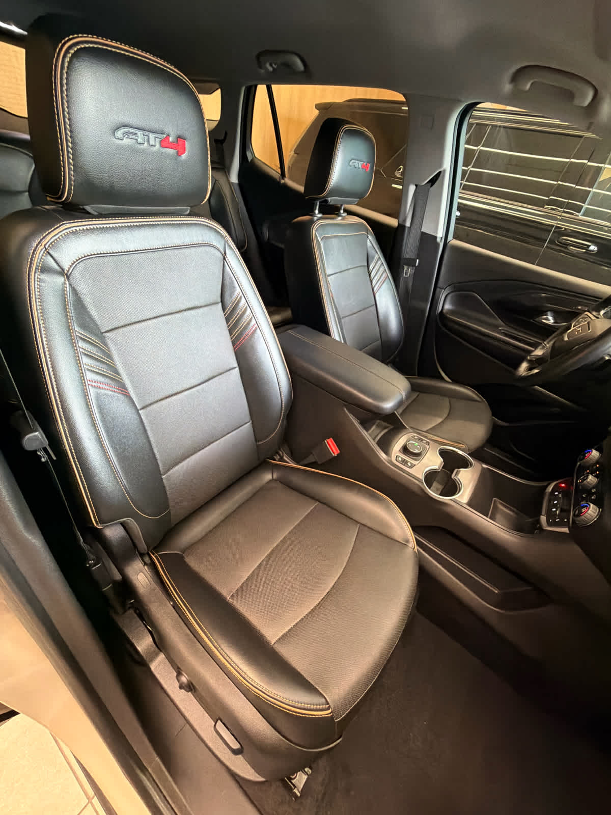 2023 GMC Terrain photo 33 of 37
