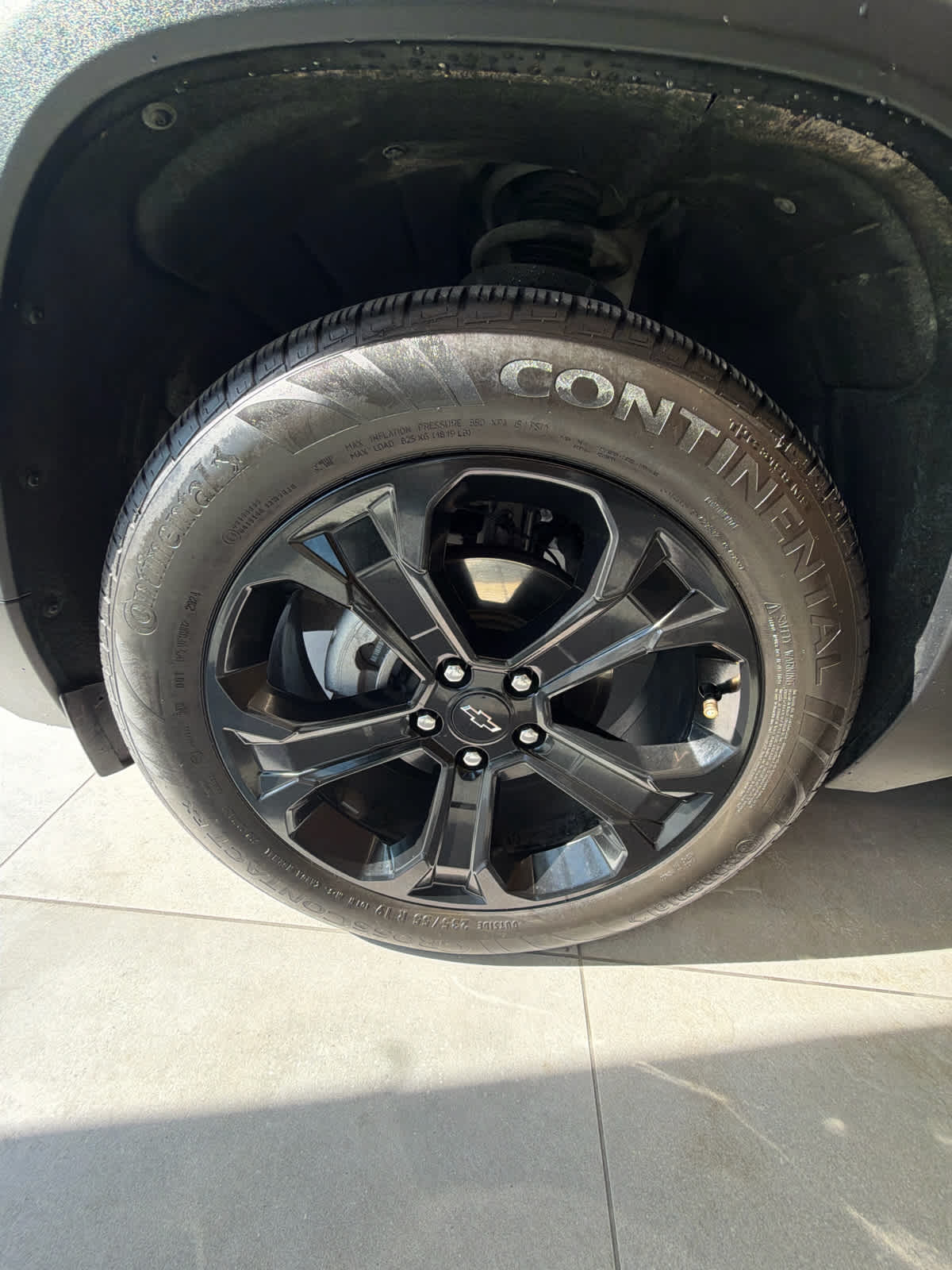 2025 Chevrolet Equinox FWD LT Summit White at Friendly Ford Crosby