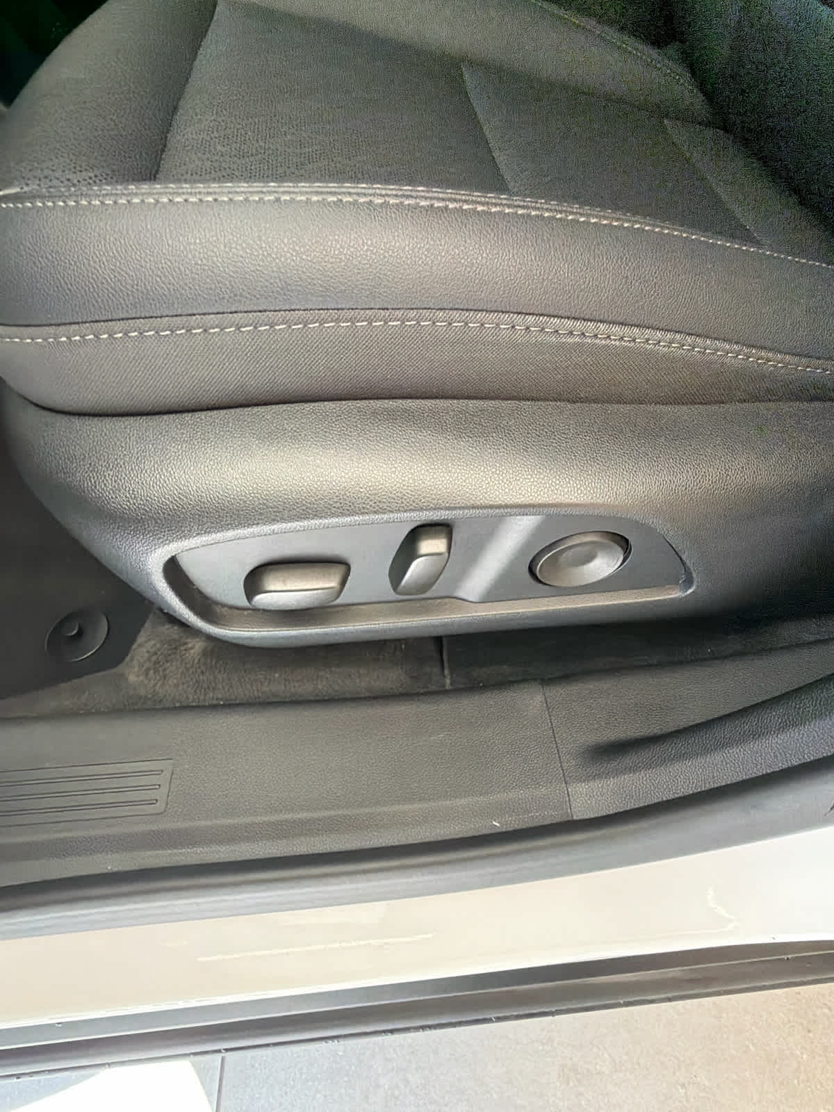 2025 Chevrolet Equinox FWD LT Summit White at Friendly Ford Crosby