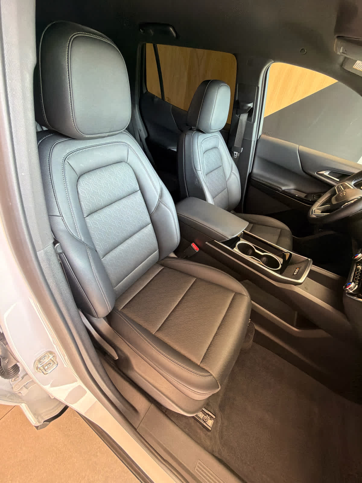 2025 Chevrolet Equinox FWD LT Summit White at Friendly Ford Crosby