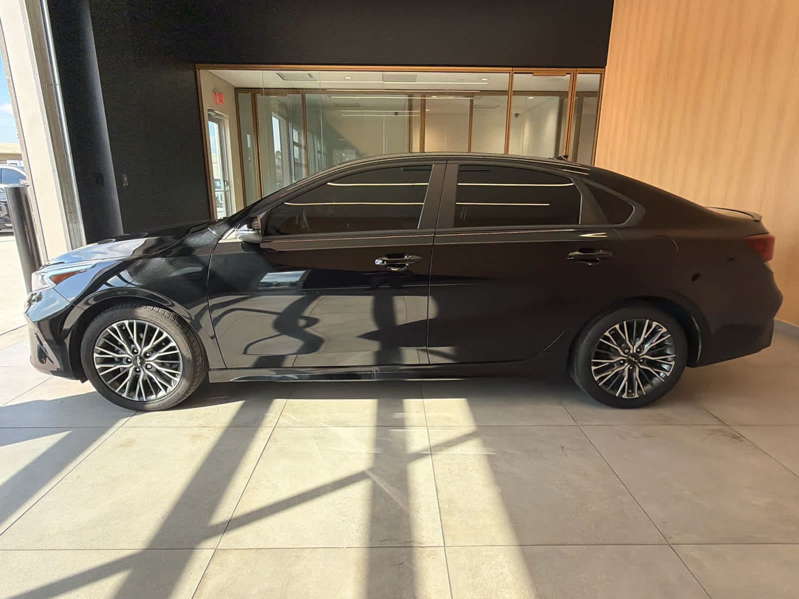 2024 Kia Forte photo 7 of 29
