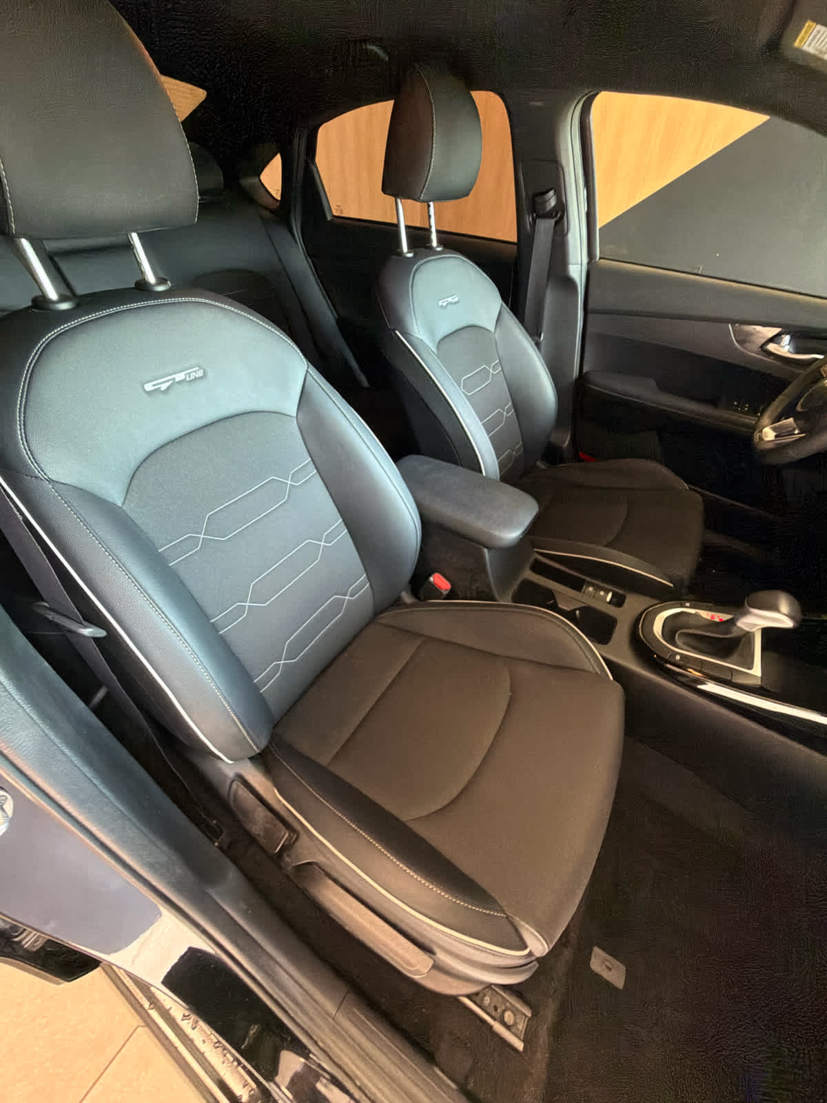 2024 Kia Forte photo 27 of 29