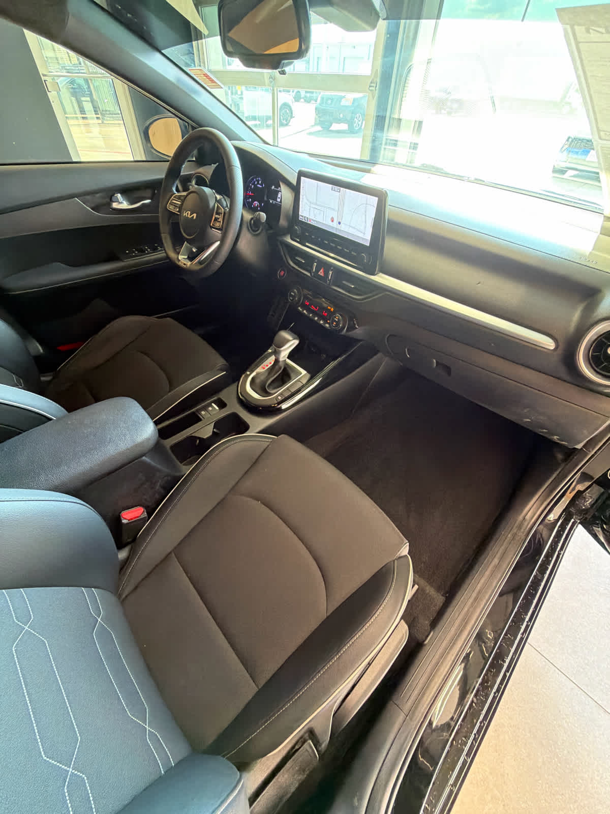 2024 Kia Forte photo 28 of 29
