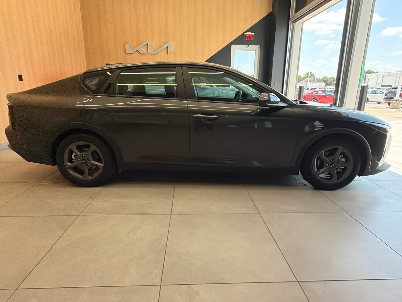 2025 Kia K4 photo 5 of 28