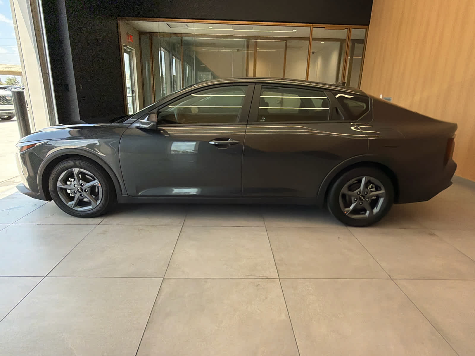 2025 Kia K4 photo 7 of 28