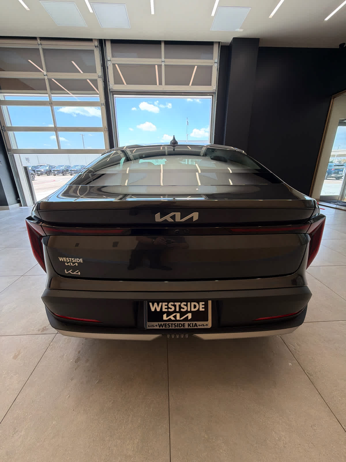 2025 Kia K4 photo 8 of 28