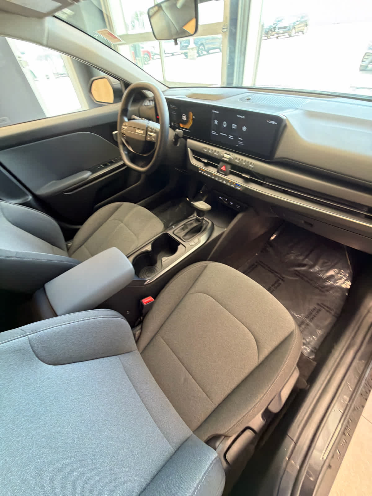 2025 Kia K4 photo 28 of 28