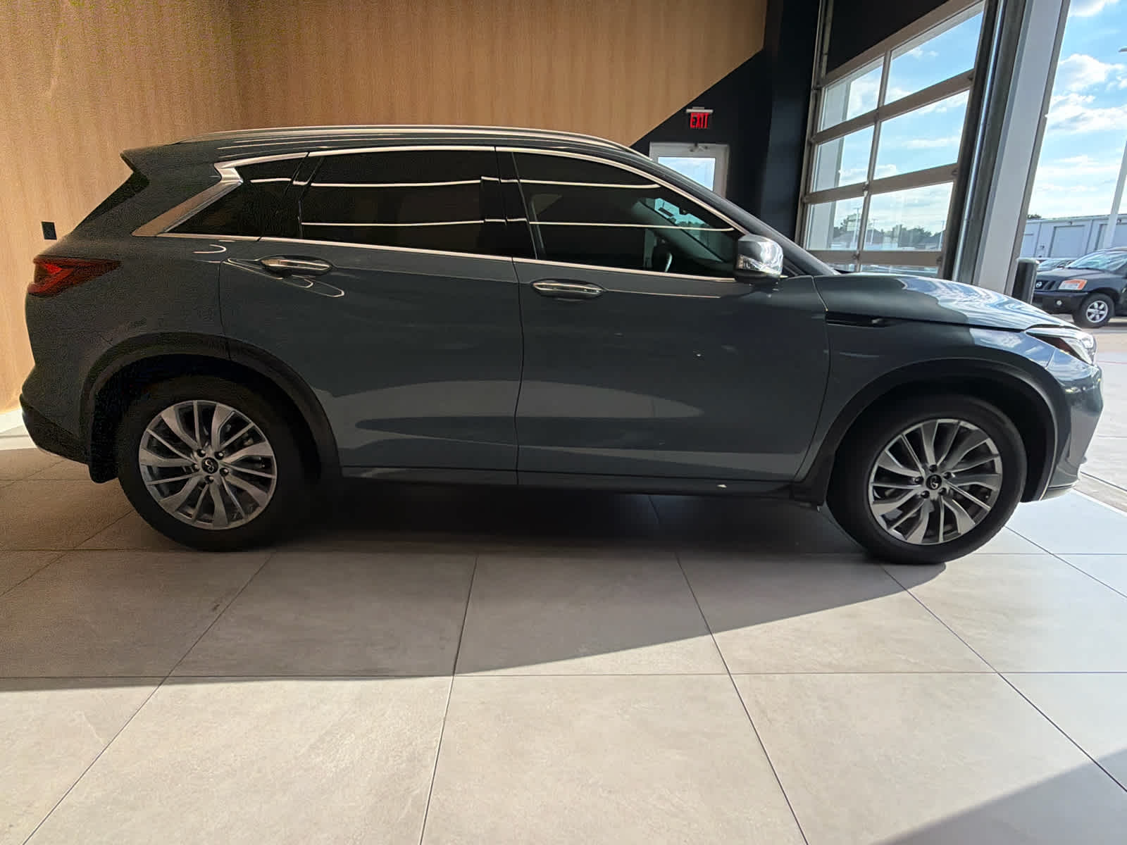 2024 INFINITI QX50 photo 5 of 38