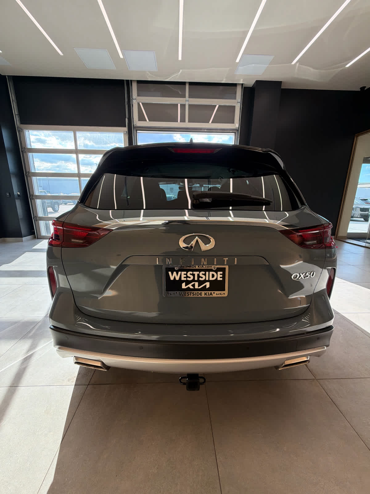 2024 INFINITI QX50 photo 8 of 38