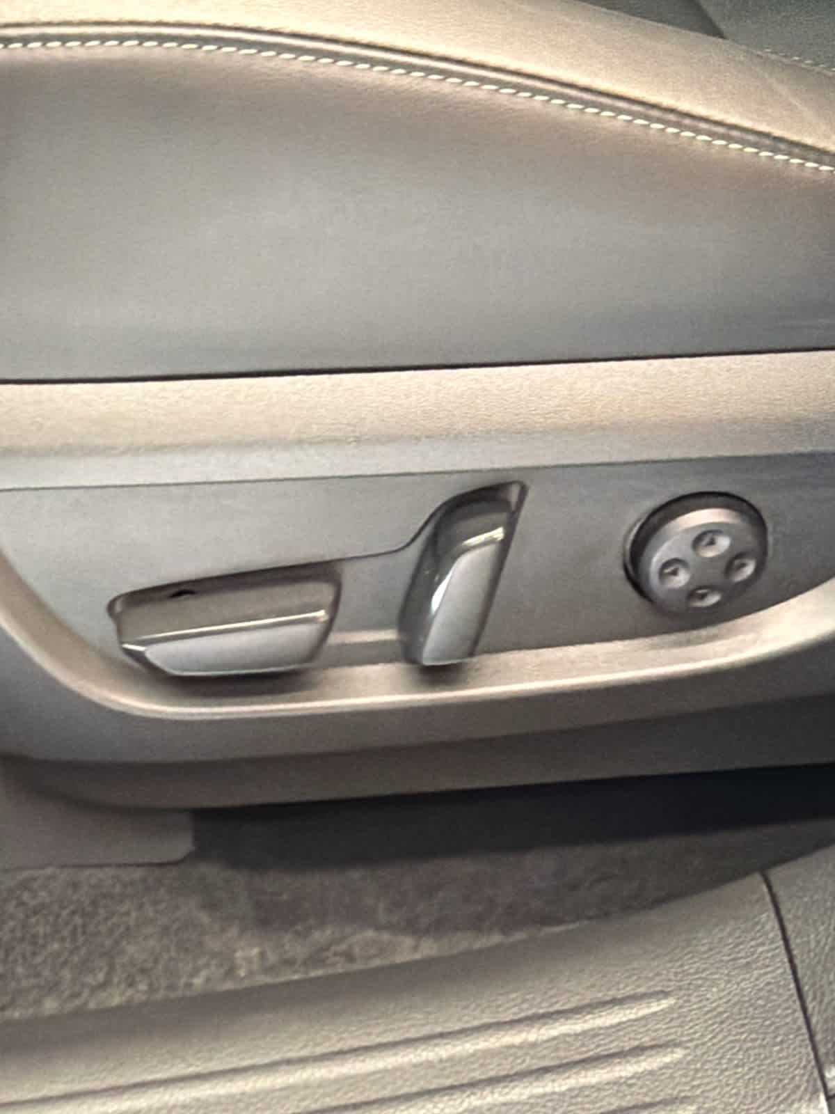 2024 INFINITI QX50 photo 16 of 38