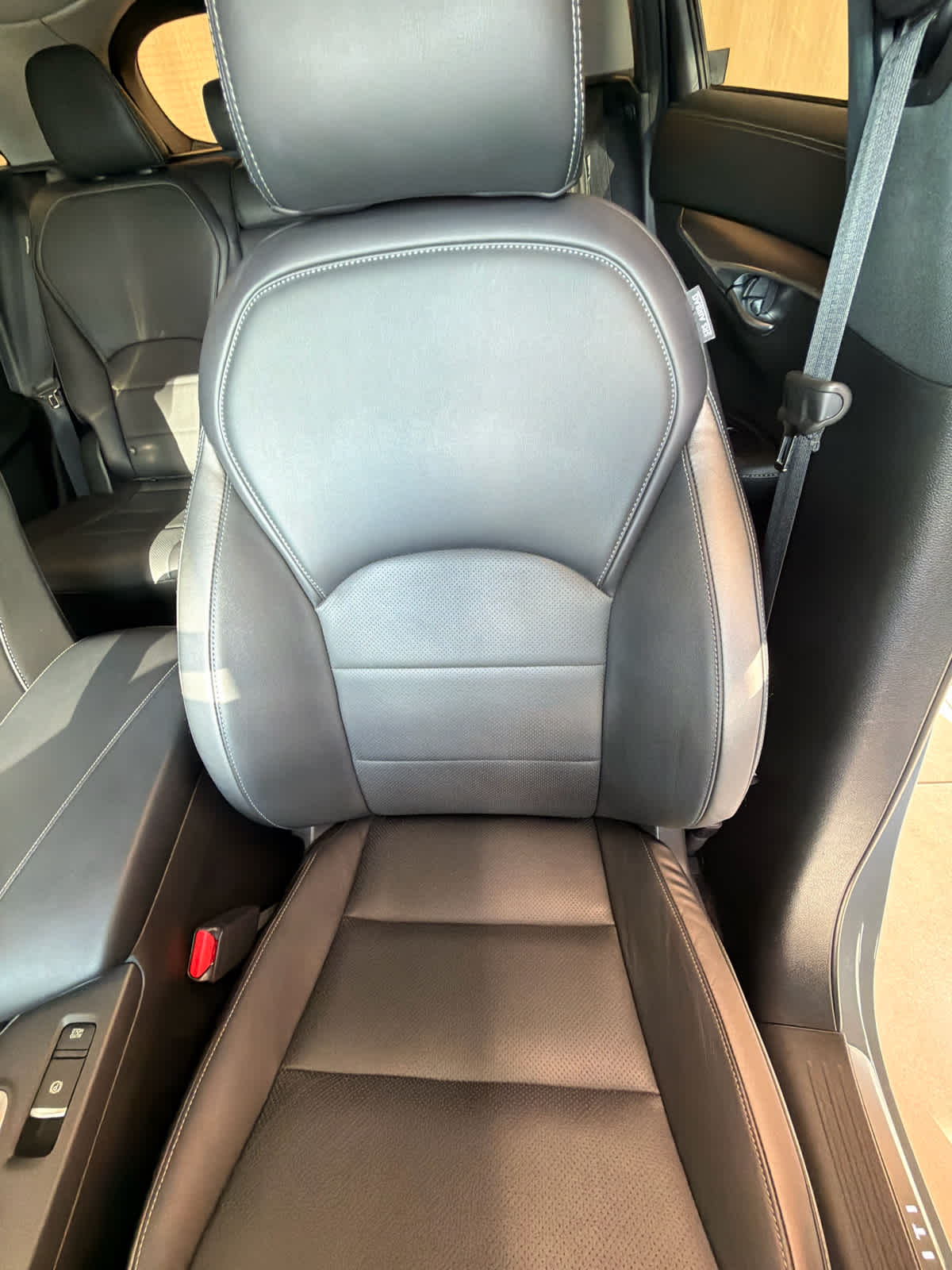 2024 INFINITI QX50 photo 17 of 38