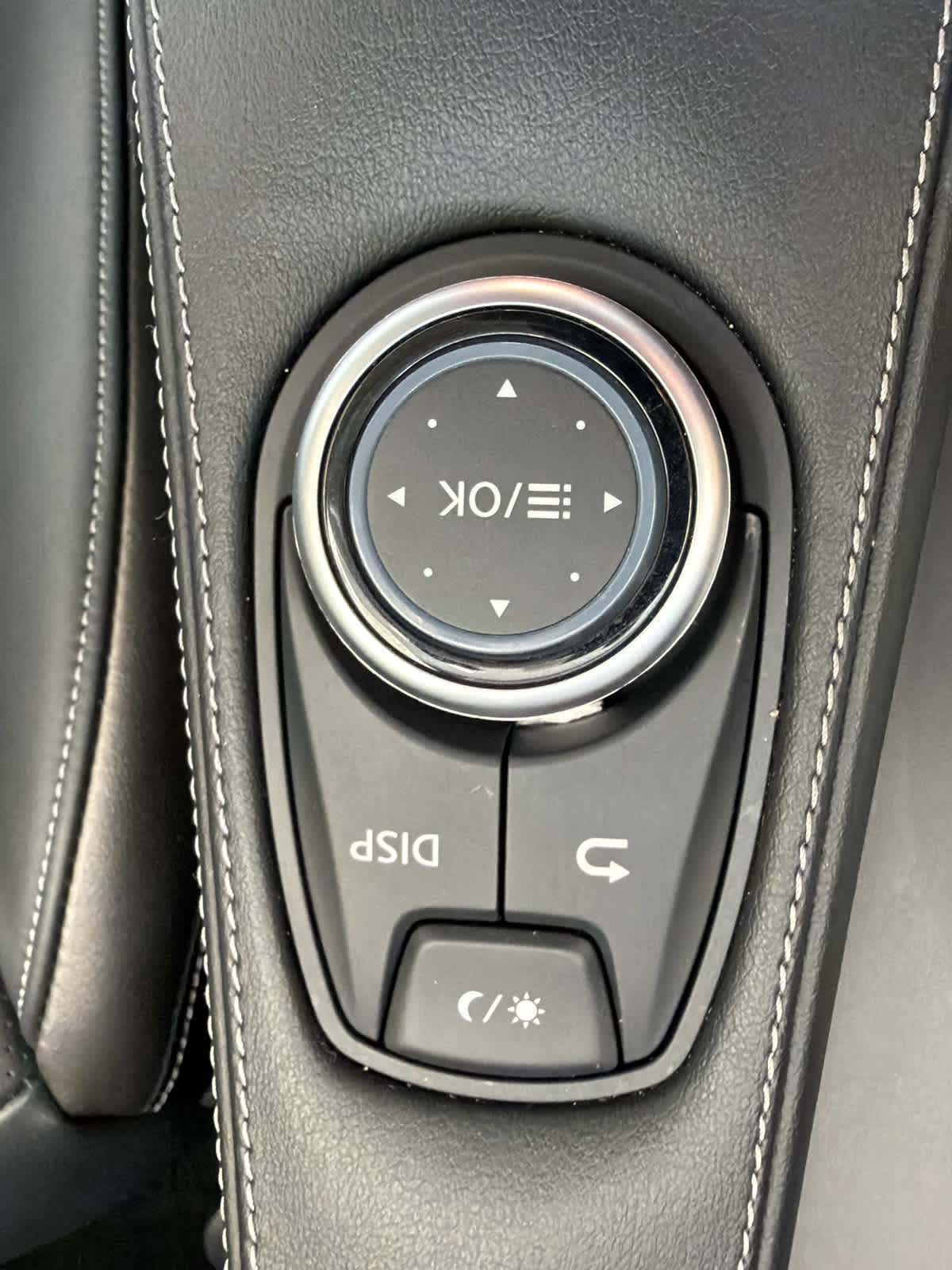 2024 INFINITI QX50 photo 25 of 38