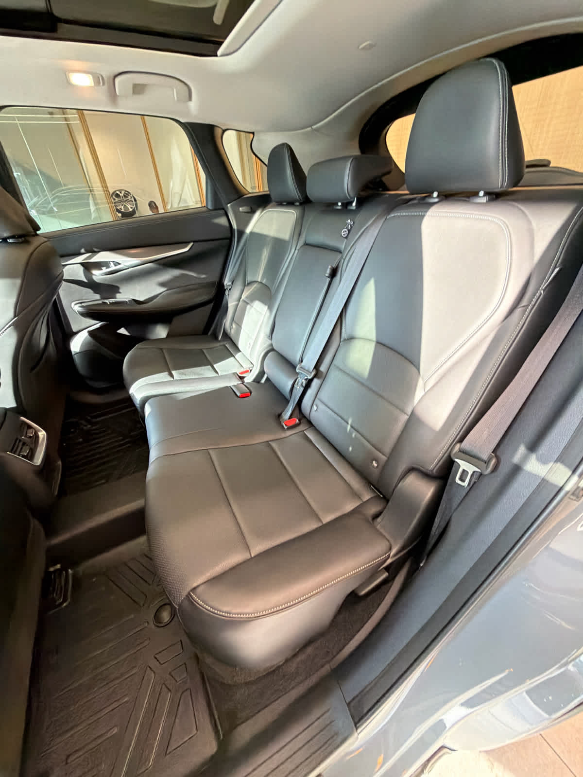 2024 INFINITI QX50 photo 31 of 38