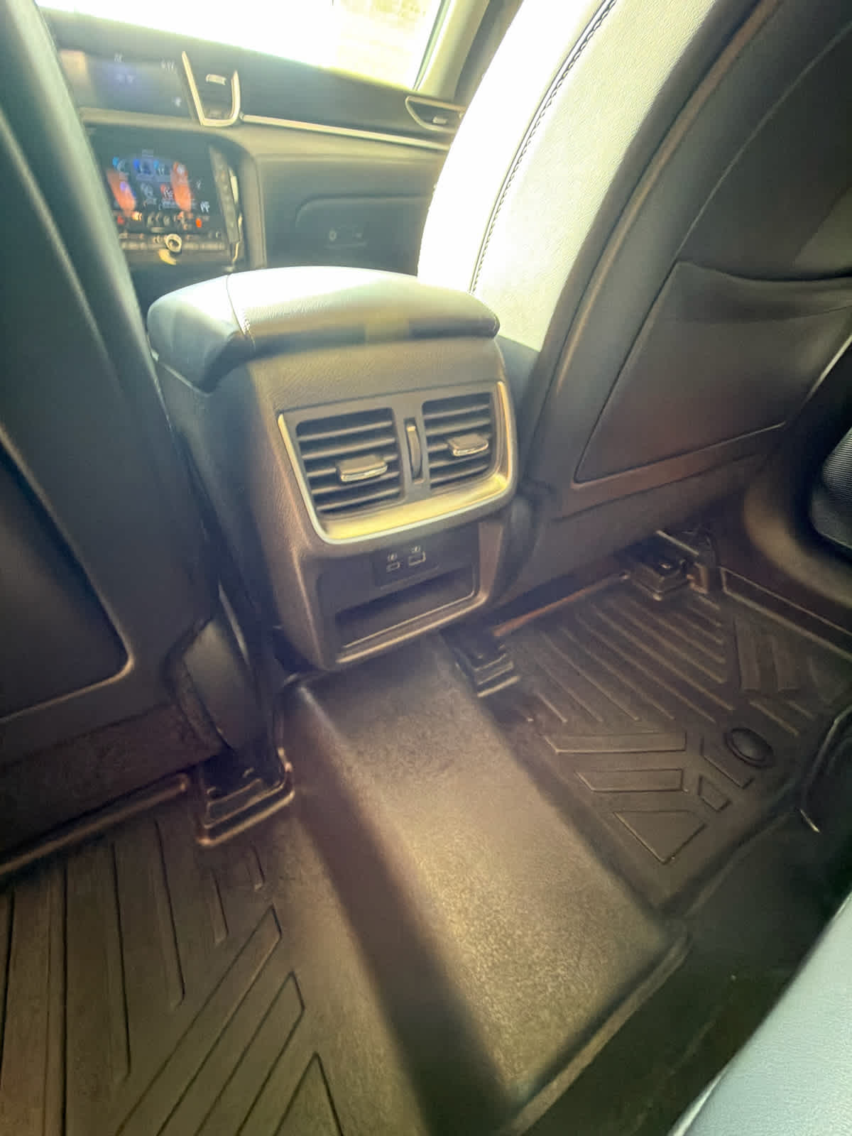2024 INFINITI QX50 photo 32 of 38