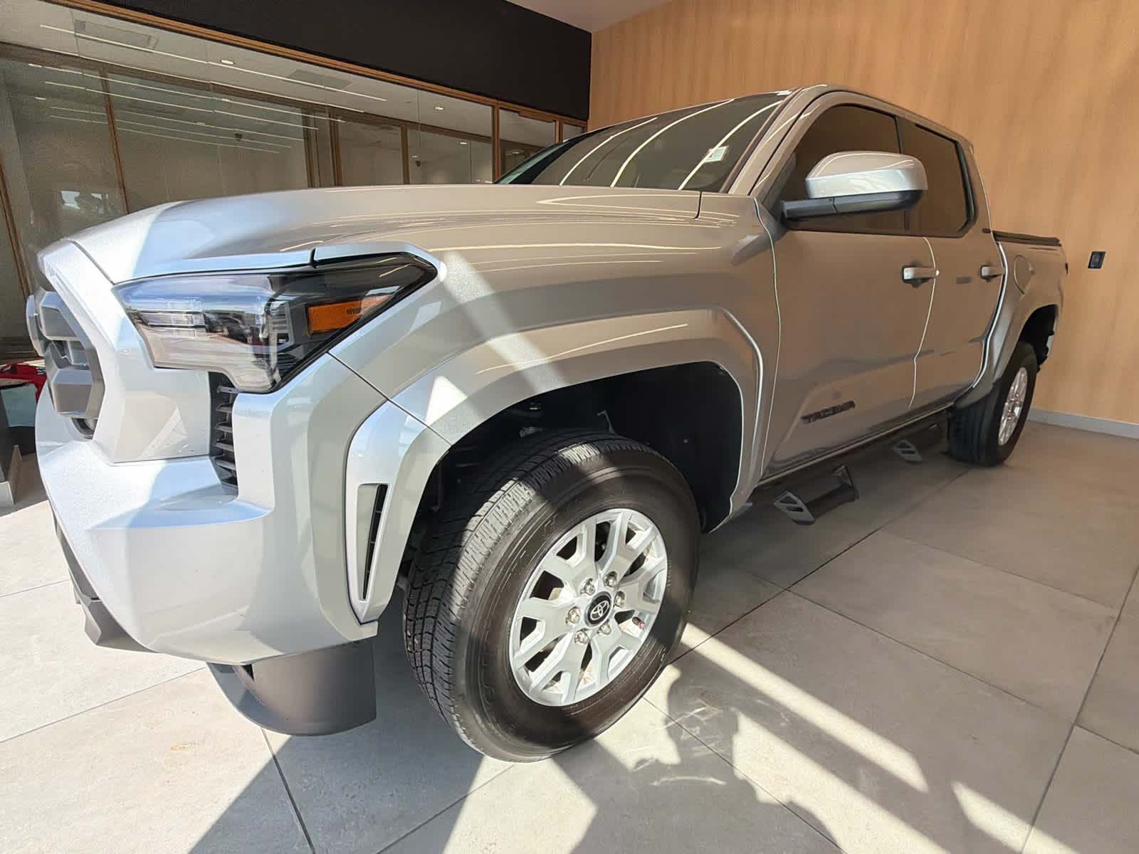2025 Toyota Tacoma photo 2 of 31