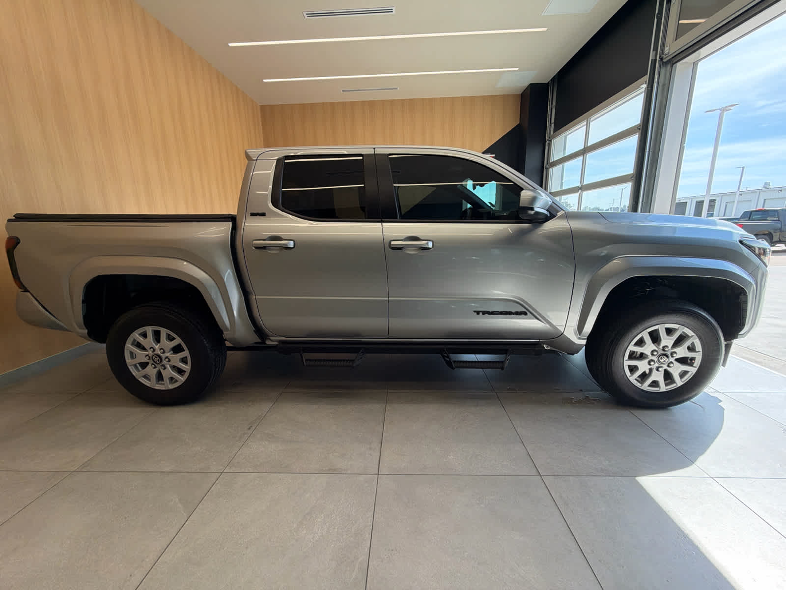 2025 Toyota Tacoma photo 5 of 31