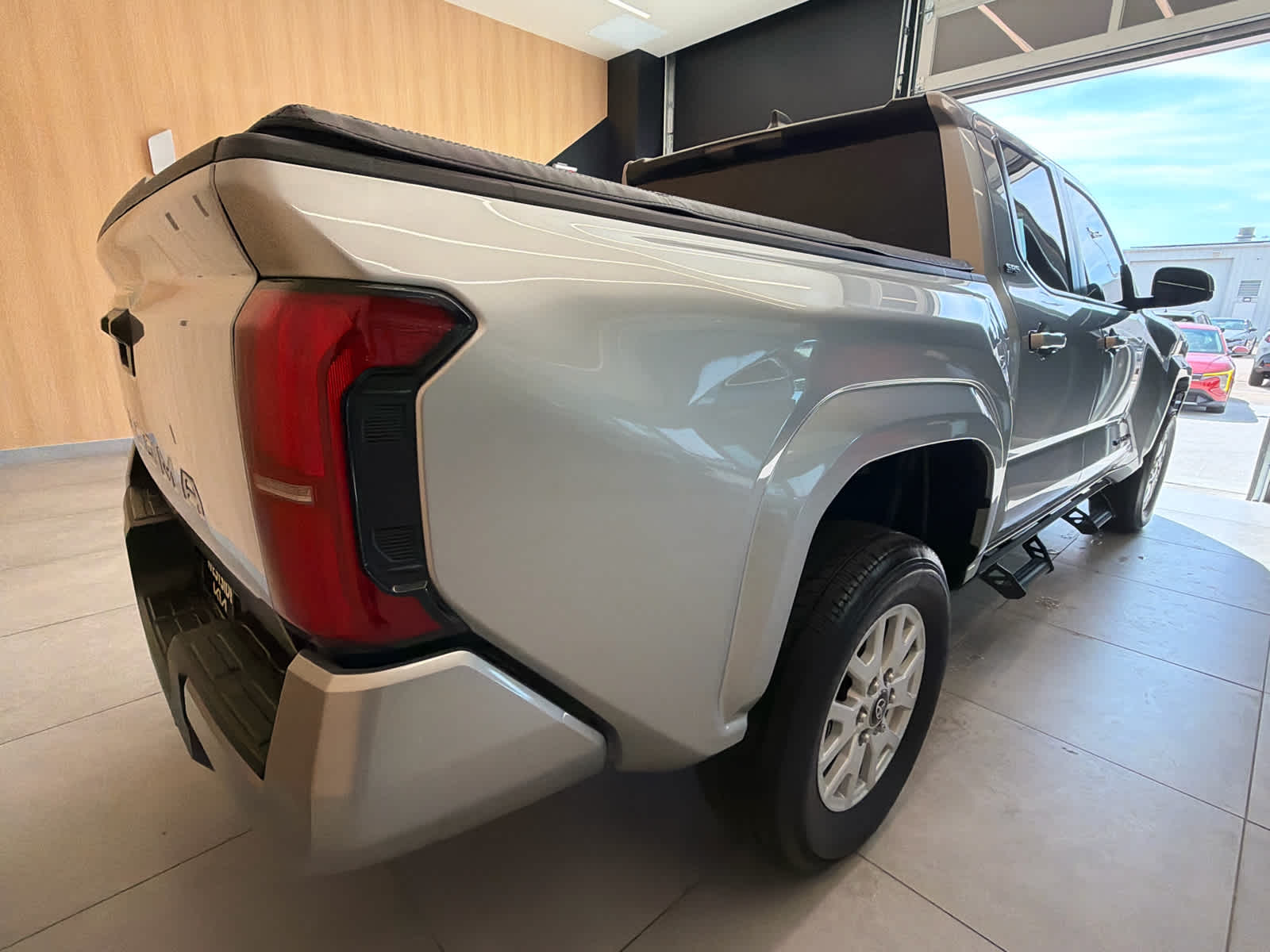 2025 Toyota Tacoma photo 4 of 31