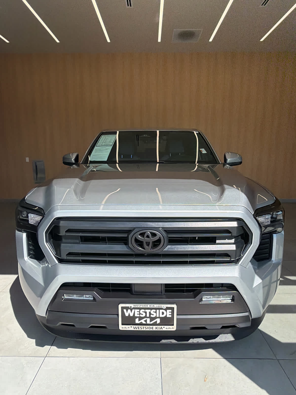 2025 Toyota Tacoma photo 6 of 31