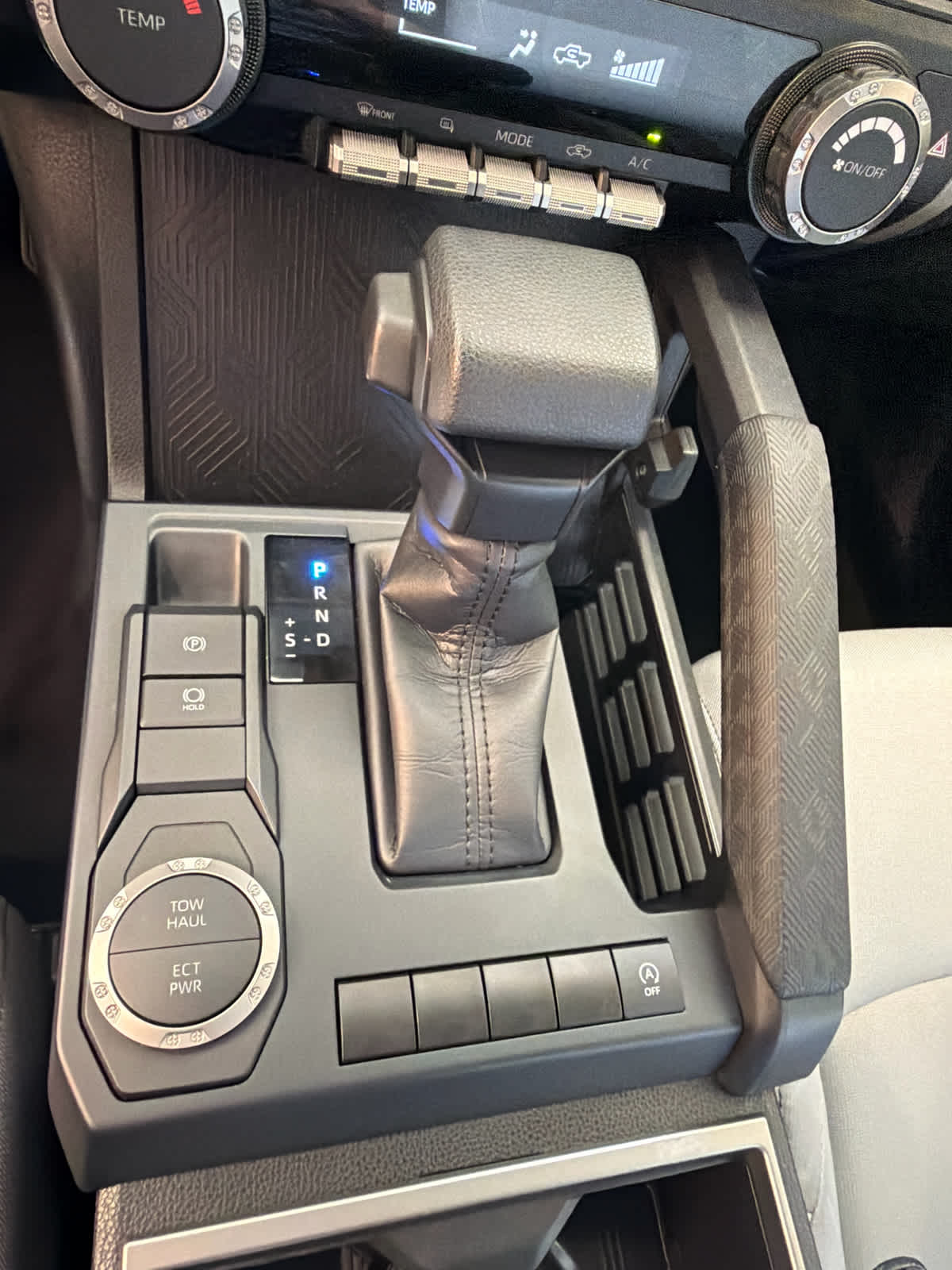2025 Toyota Tacoma photo 19 of 31