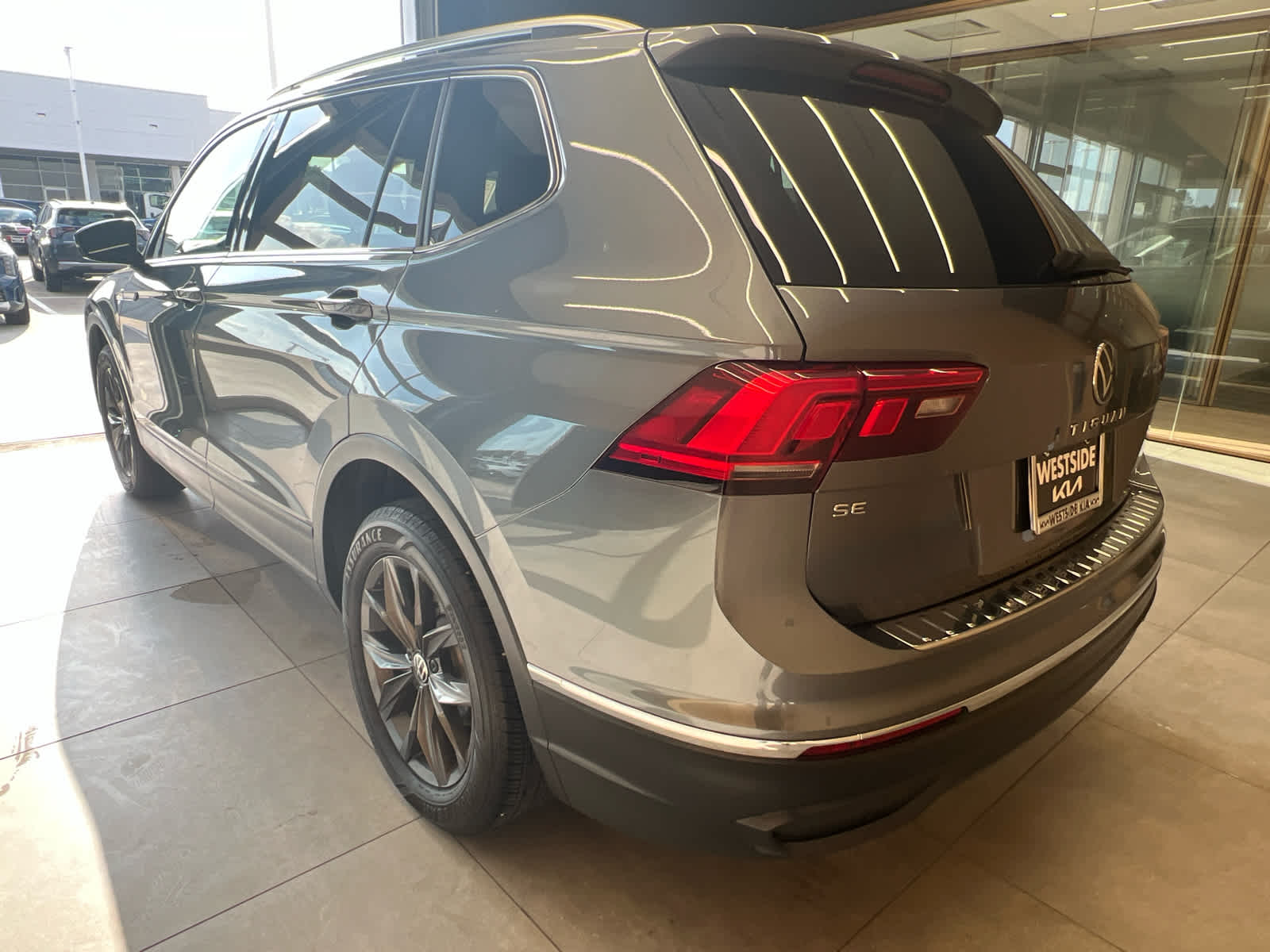 2023 Volkswagen Tiguan SE - 2