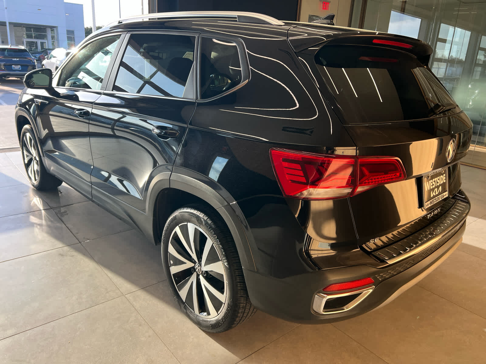 2022 Volkswagen Taos SE - 2