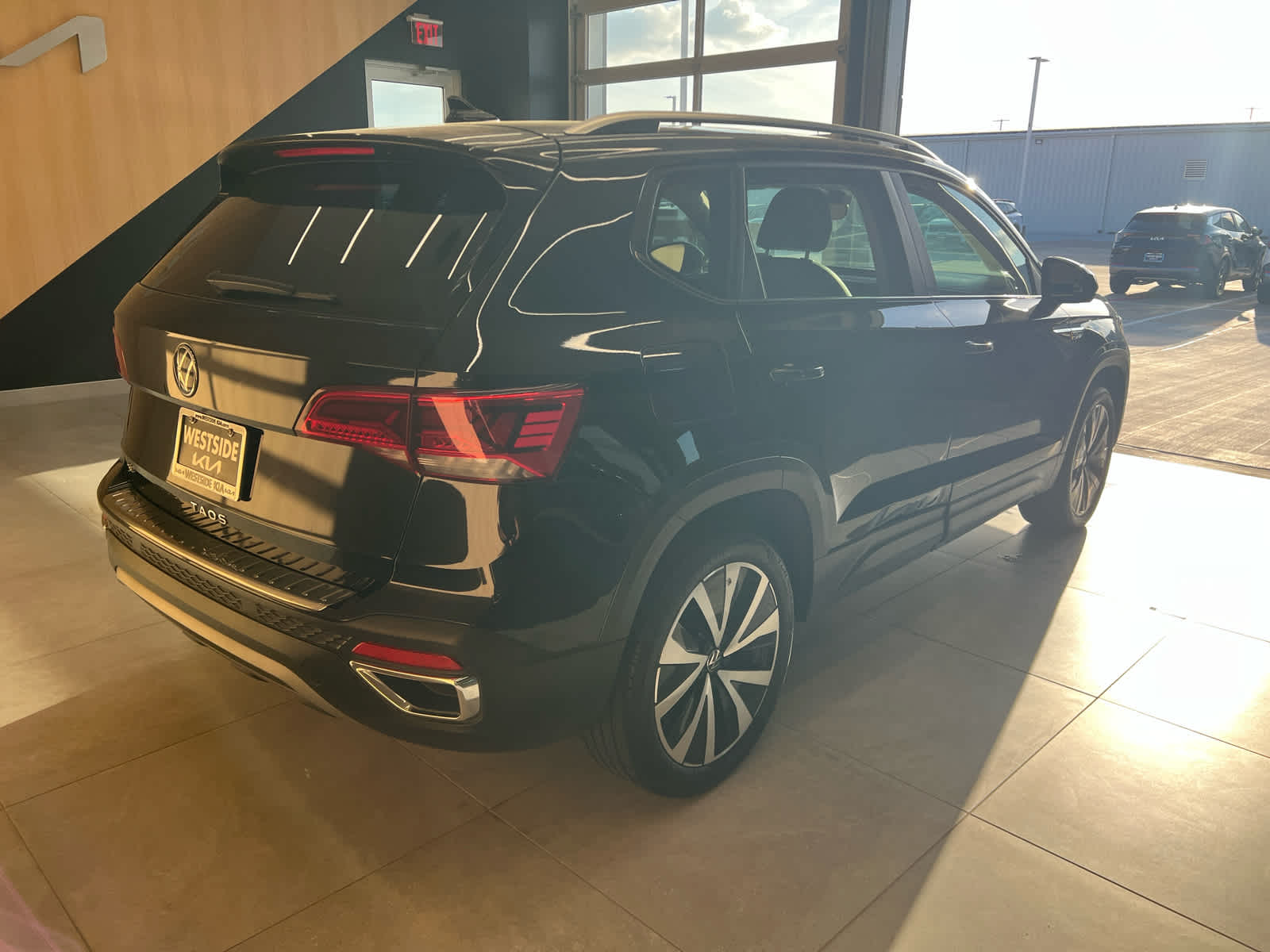 2022 Volkswagen Taos SE - 3