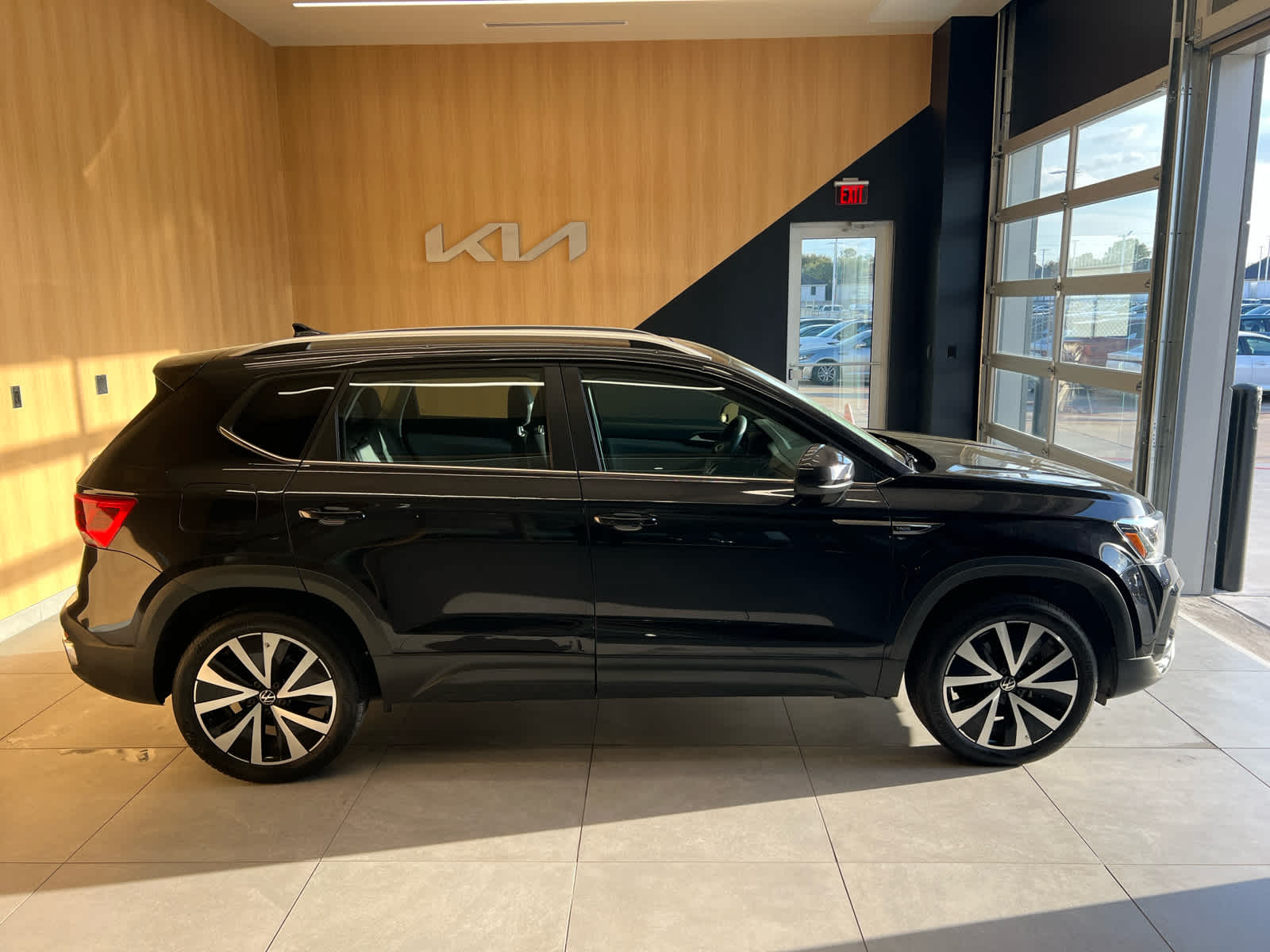 2022 Volkswagen Taos SE - 4