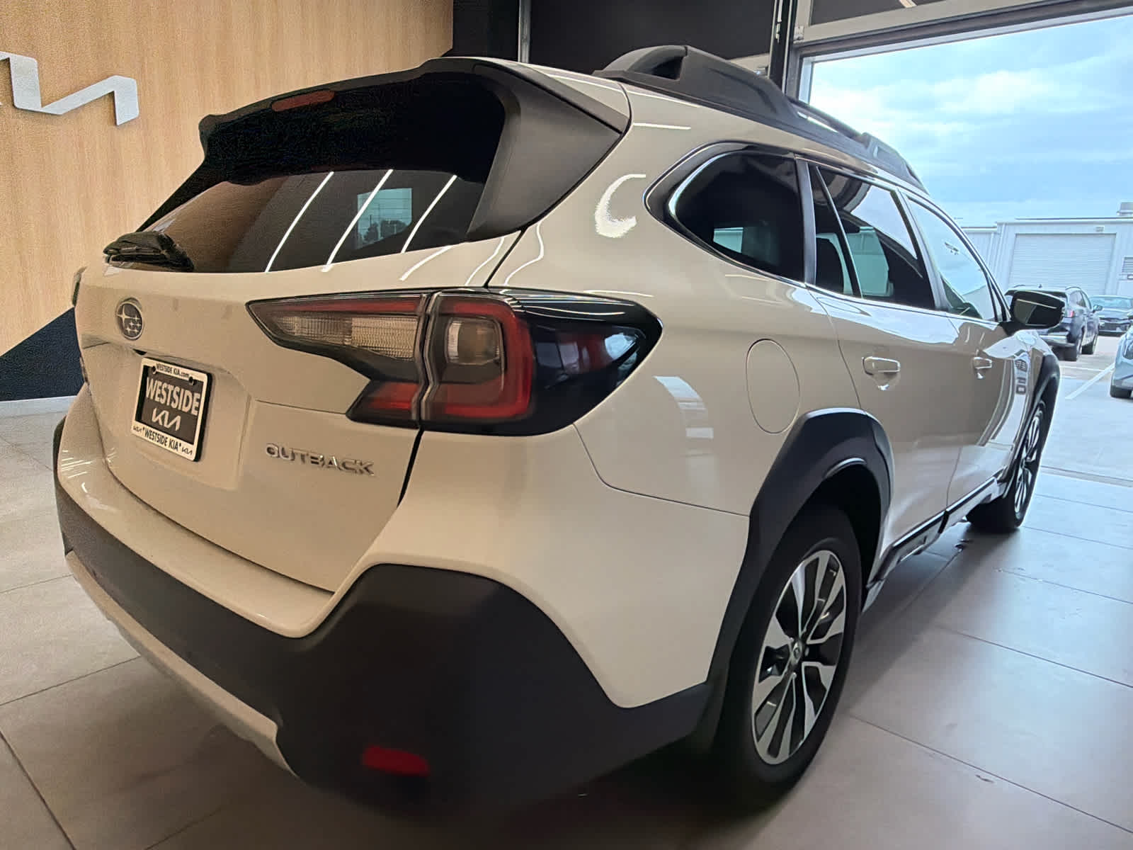2023 Subaru Outback photo 4 of 36
