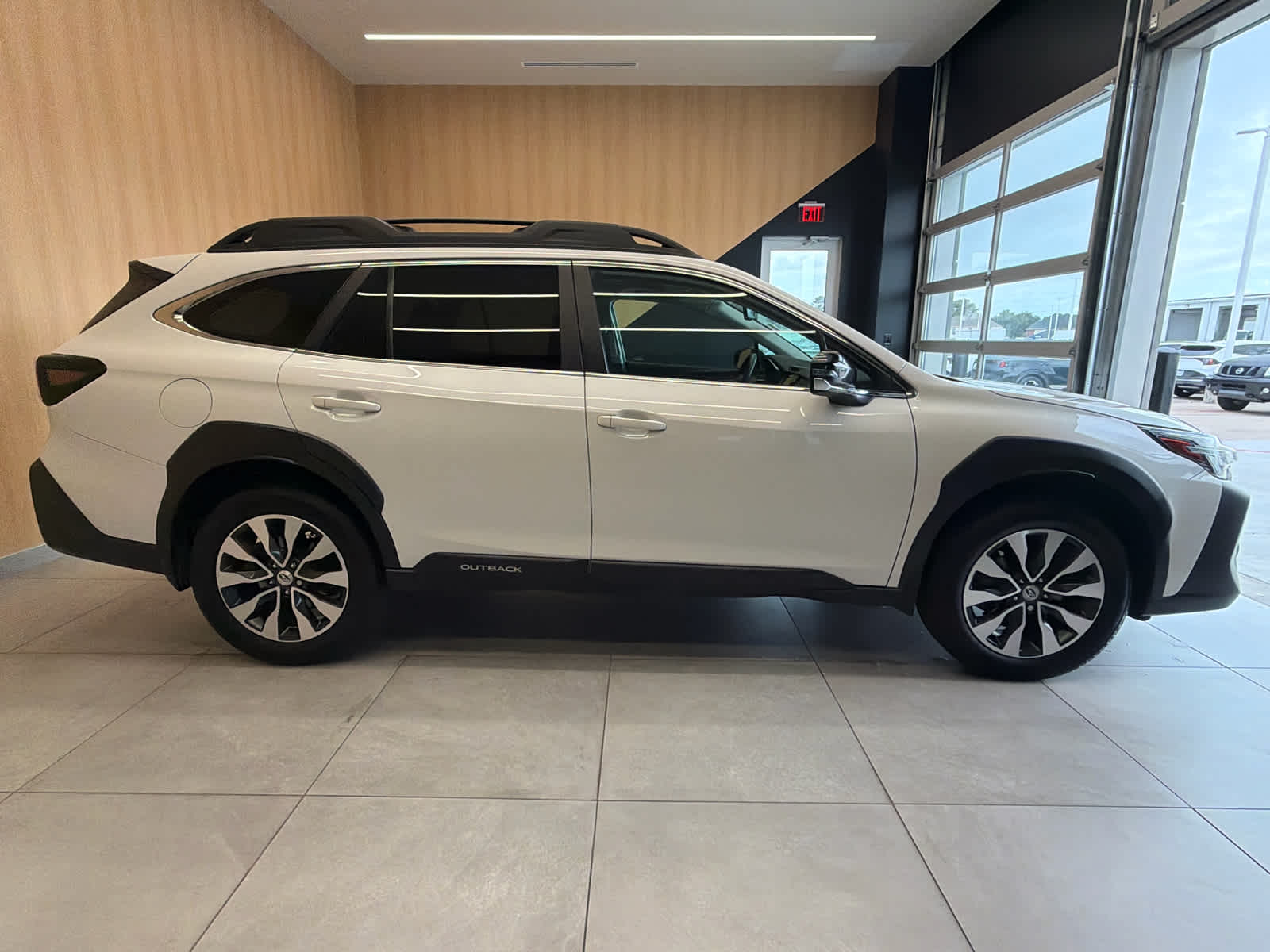 2023 Subaru Outback photo 5 of 36