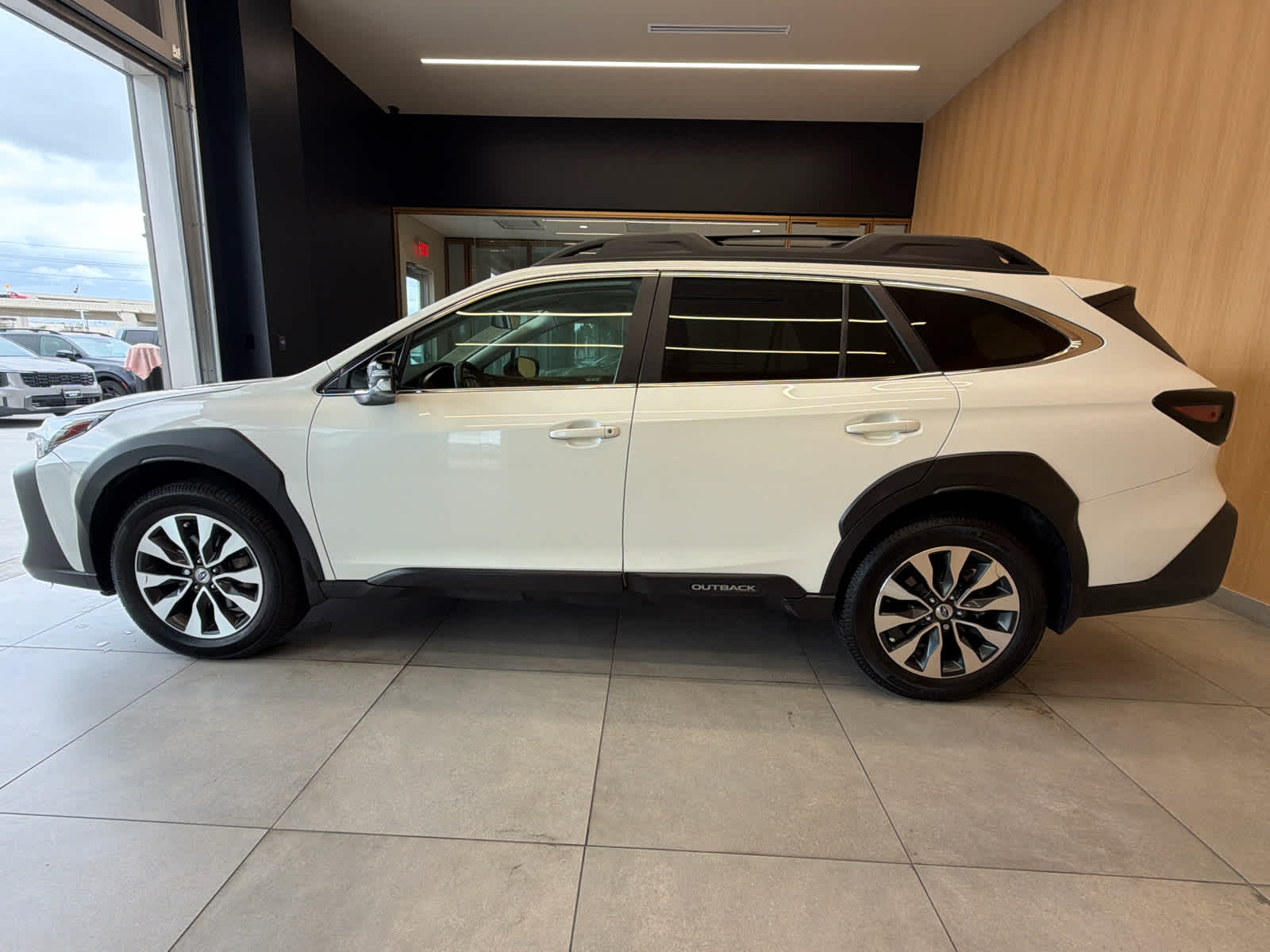 2023 Subaru Outback photo 7 of 36